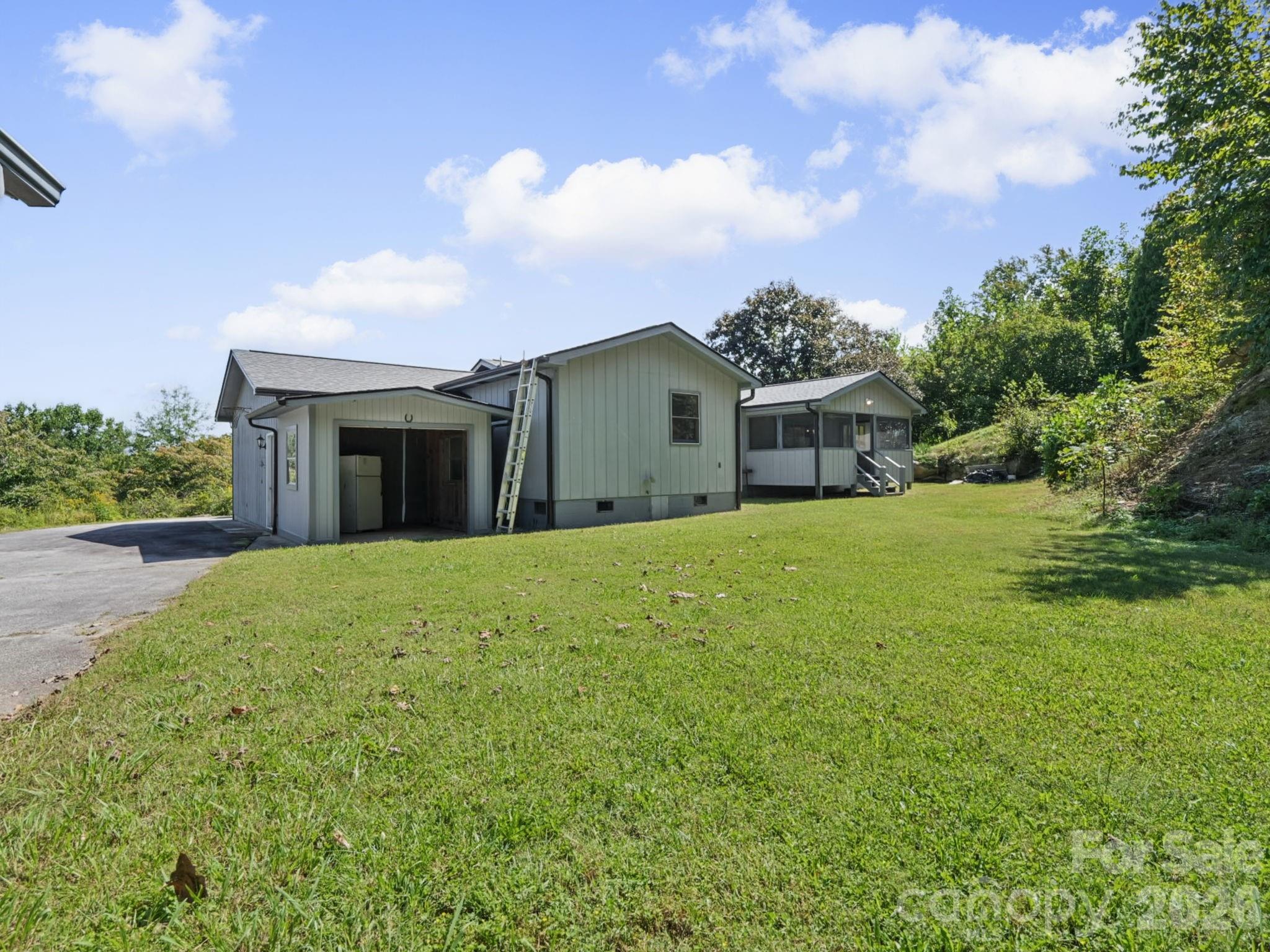 Storage building next to back of home - 727 E Lyda Road, Hendersonville