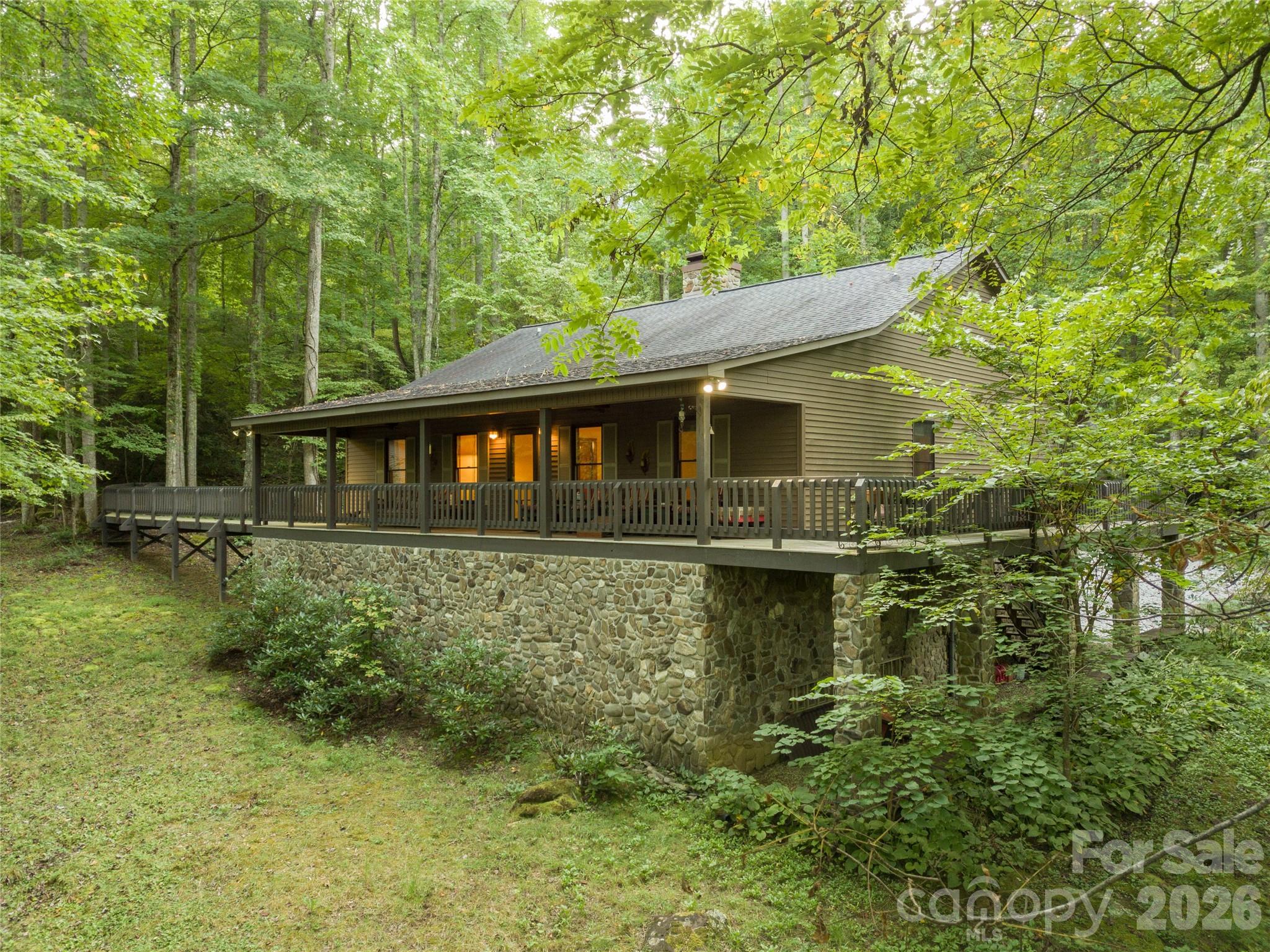 1221 Sam Cove