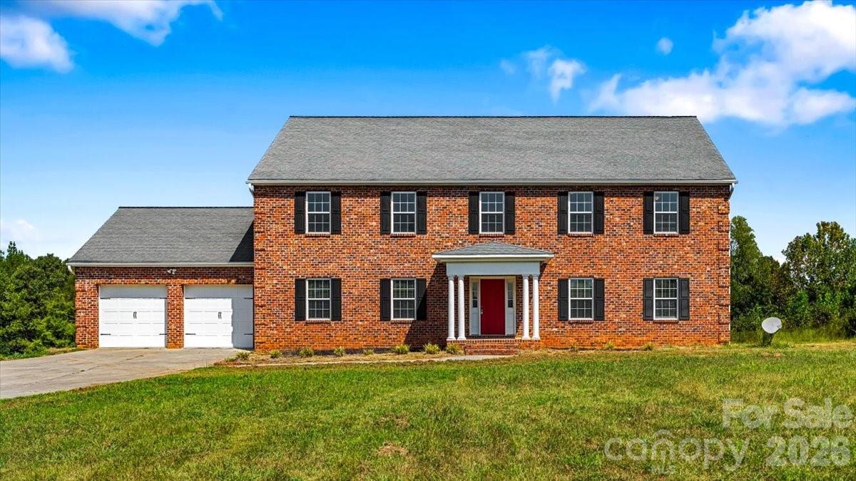 Single Family Residence at 2536 Tyro Road, Lexington, photo 4 of 47