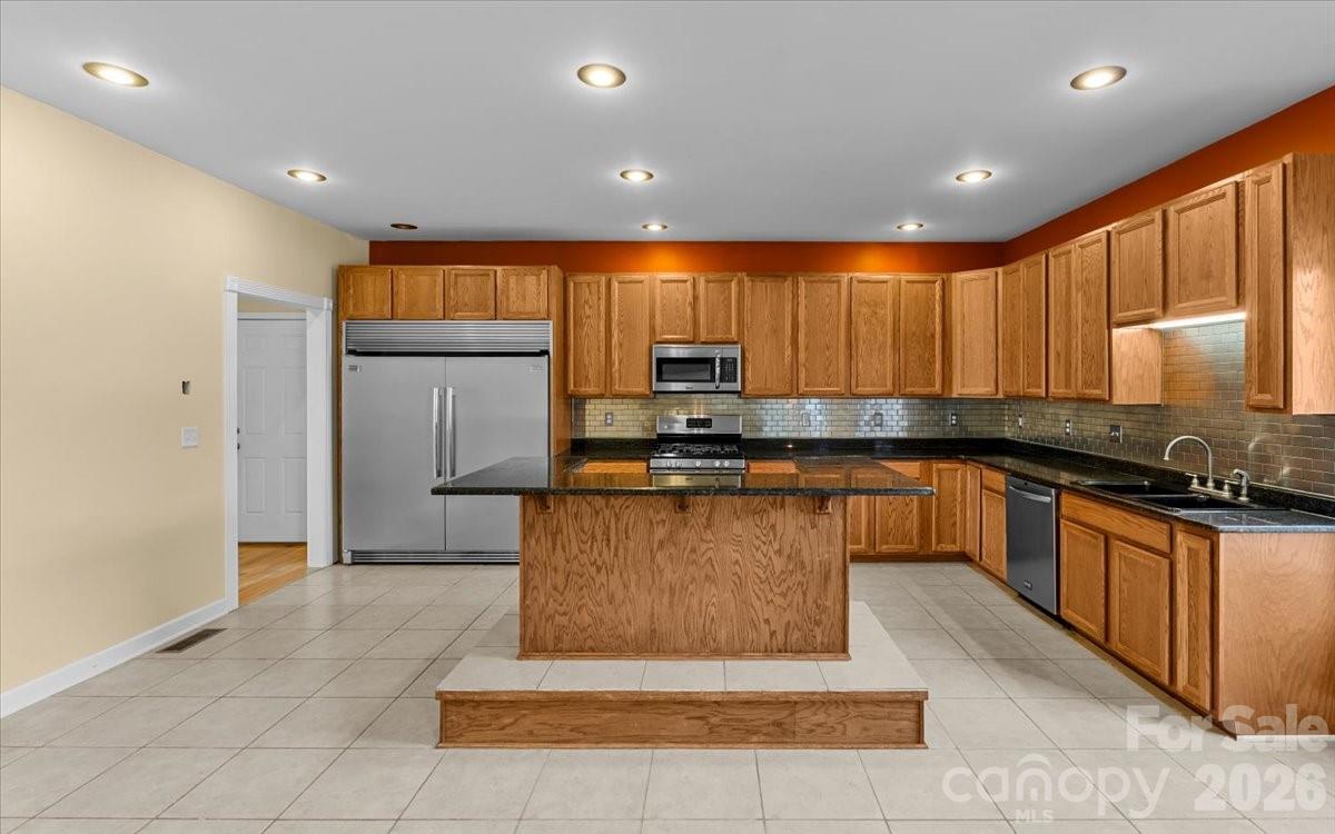 Single Family Residence at 2536 Tyro Road, Lexington, photo 10 of 47