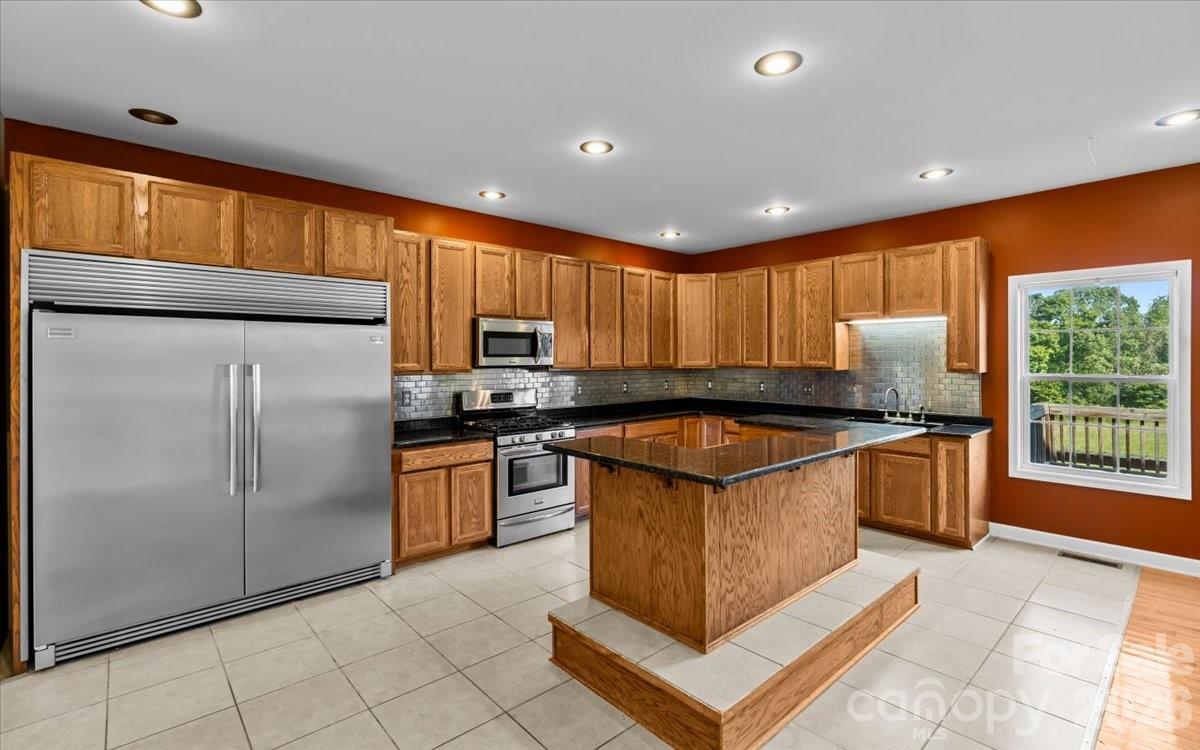 Single Family Residence at 2536 Tyro Road, Lexington, photo 13 of 47