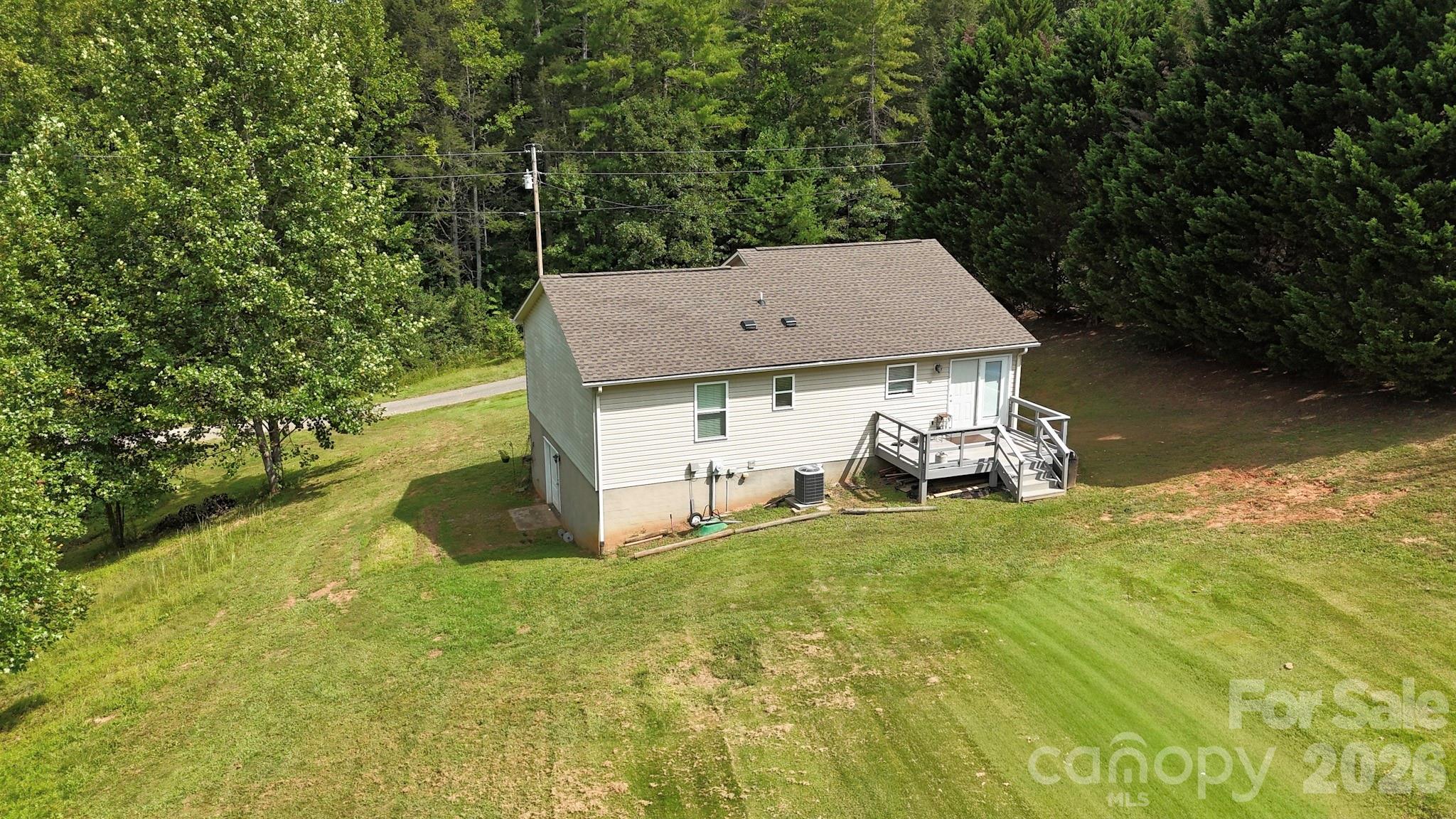 Single Family Residence at 2827 Hollybrook Lane, Morganton, photo 3 of 26