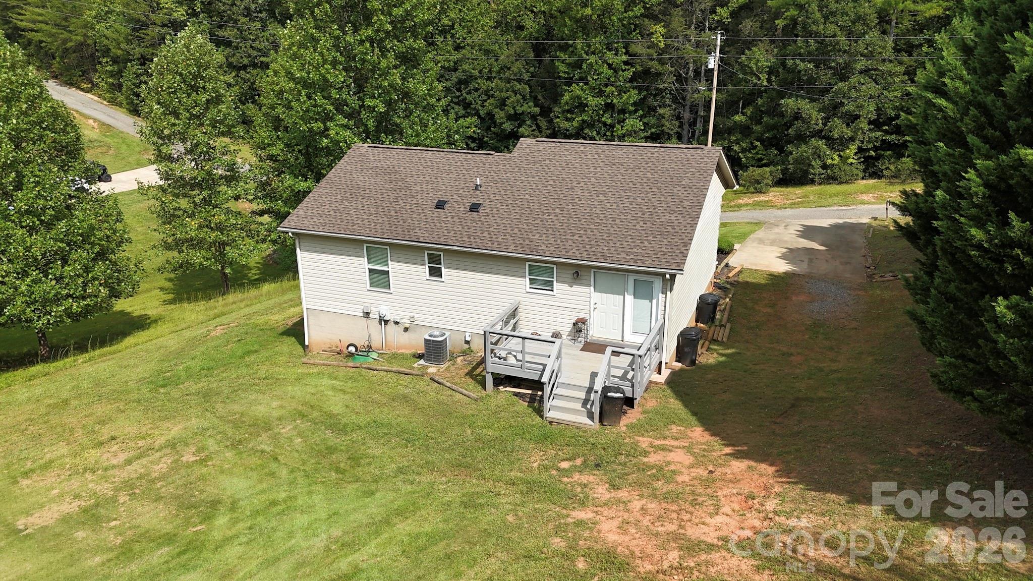 Single Family Residence at 2827 Hollybrook Lane, Morganton, photo 4 of 26