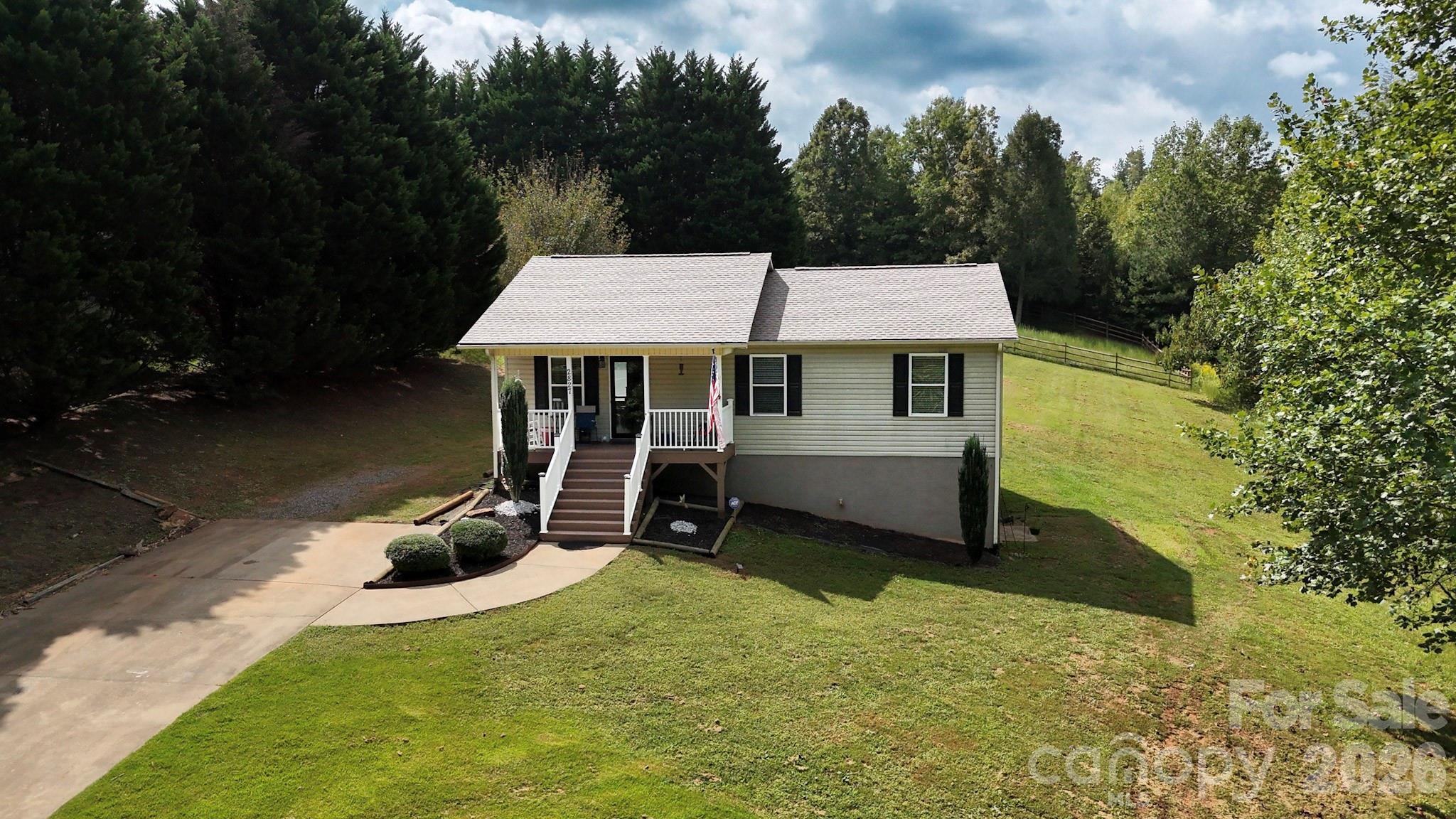 Single Family Residence at 2827 Hollybrook Lane, Morganton, photo 5 of 26