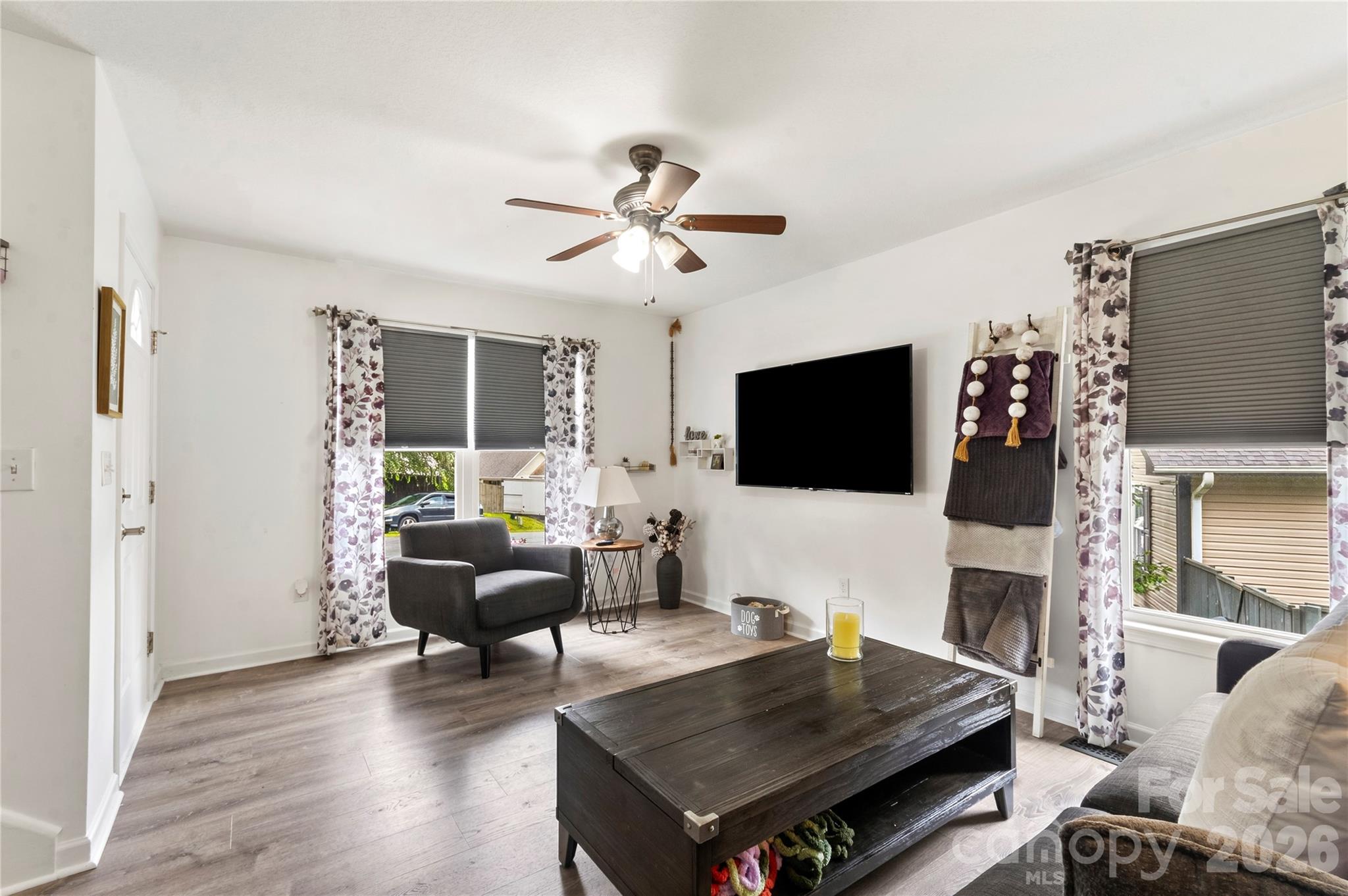 Single Family Residence at 100 Victoria Springs Drive, Flat Rock, photo 12 of 36