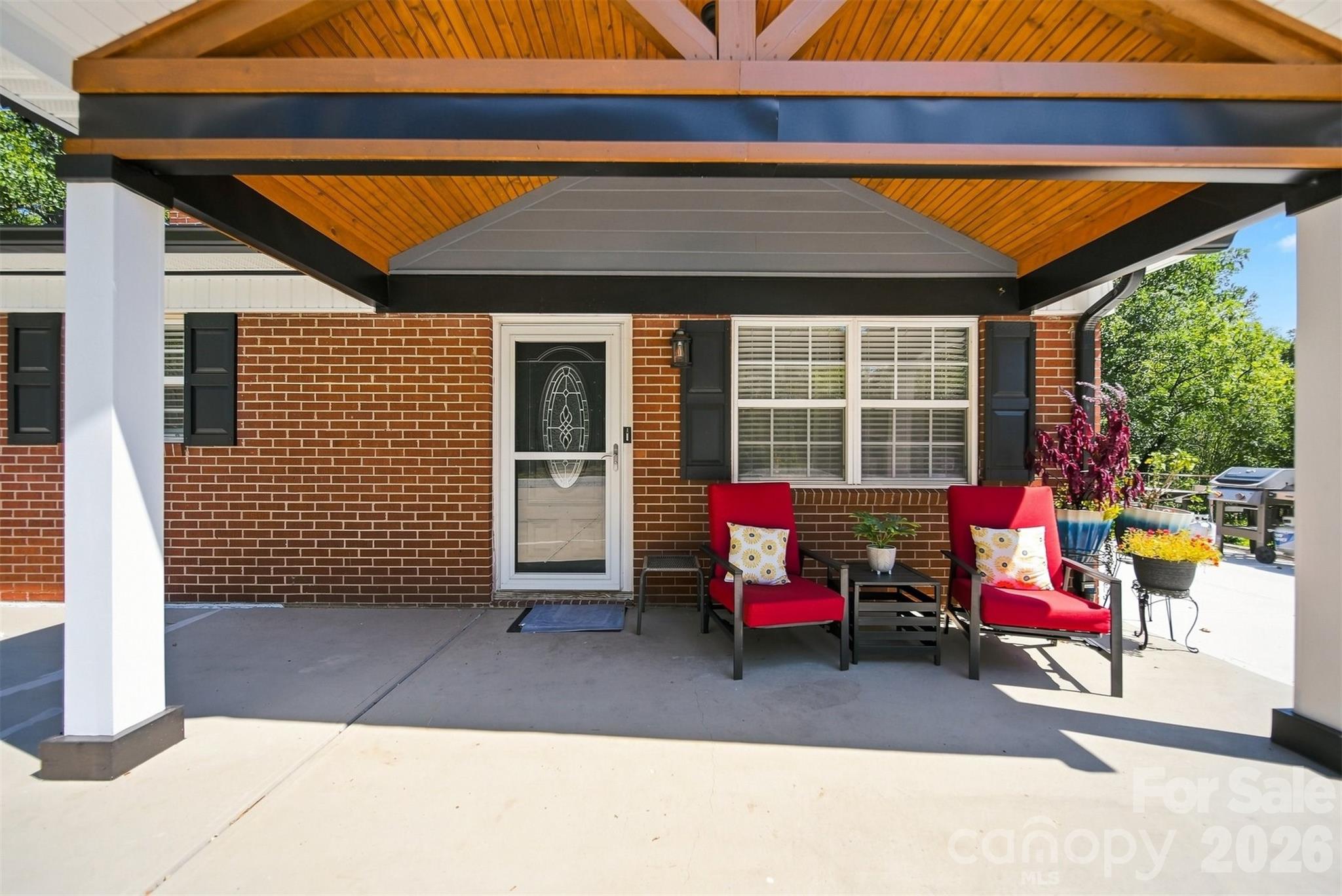 Single Family Residence at 100 30th Avenue NW, Hickory, photo 3 of 27