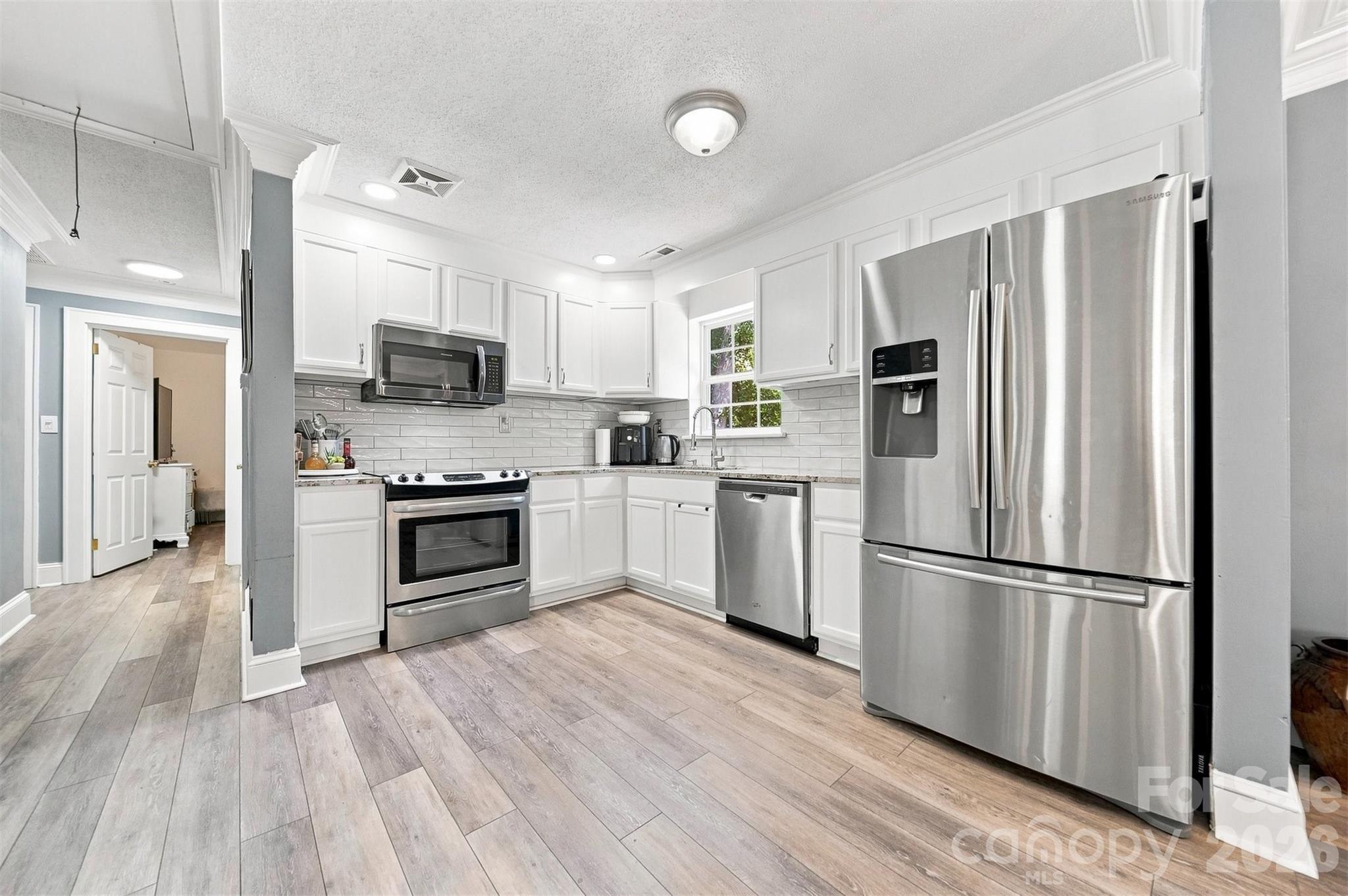 Single Family Residence at 100 30th Avenue NW, Hickory, photo 9 of 27