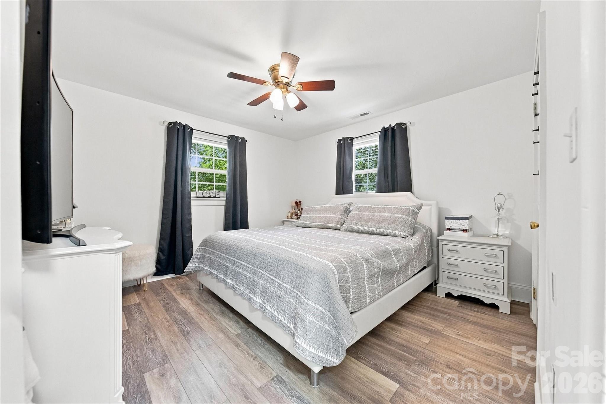 Single Family Residence at 100 30th Avenue NW, Hickory, photo 10 of 27