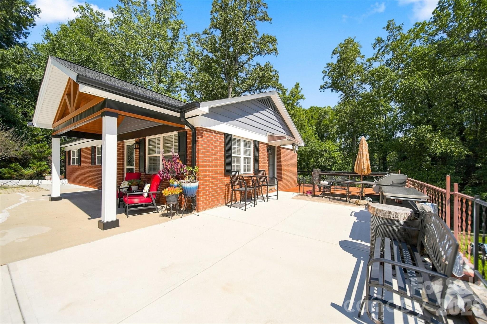 Single Family Residence at 100 30th Avenue NW, Hickory, photo 16 of 27
