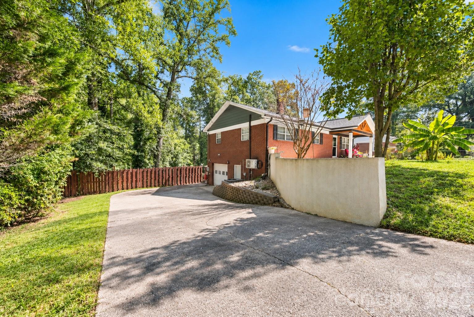 Single Family Residence at 100 30th Avenue NW, Hickory, photo 18 of 27