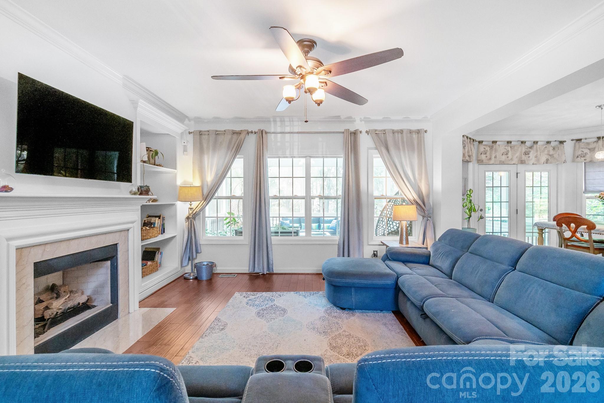 Single Family Residence at 402 Deercross Lane, Waxhaw, photo 10 of 32