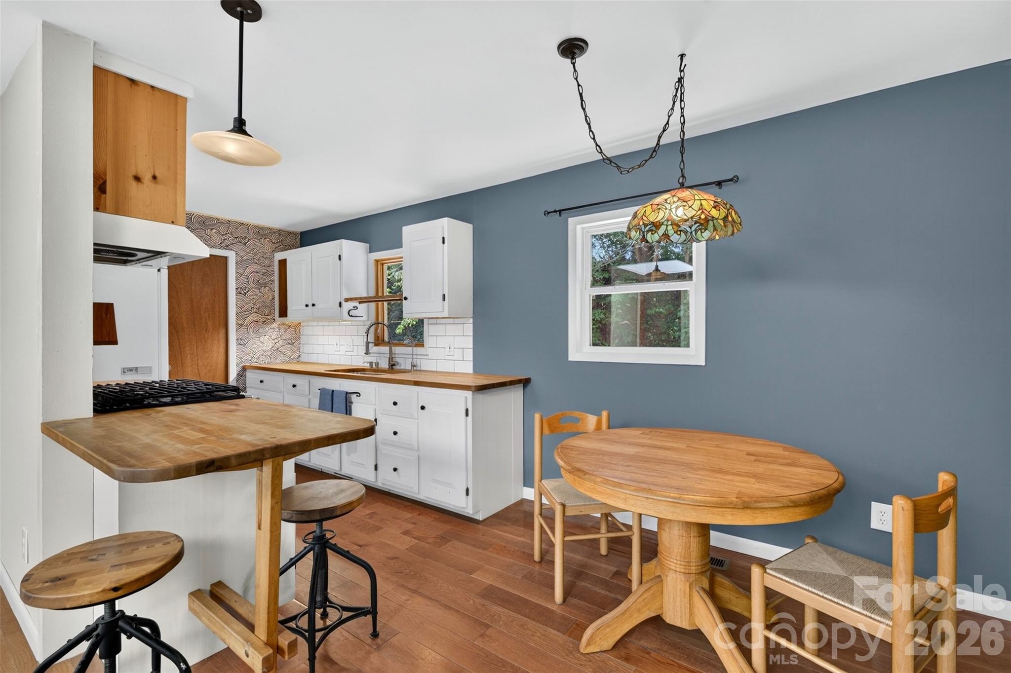Kitchen has room for a table and chairs - 9 Good Neighbor Ridge, Weaverville
