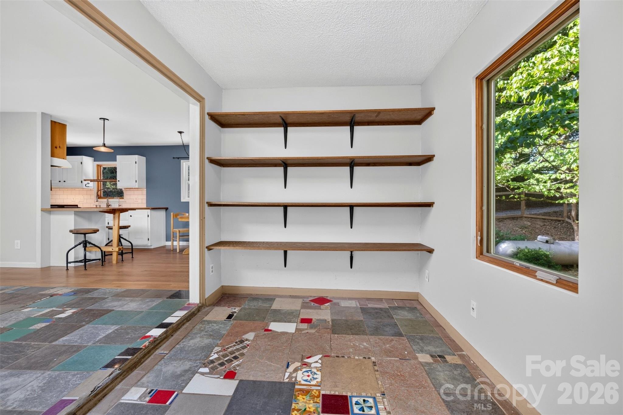 Builtins - because you can never have enough shelves - 9 Good Neighbor Ridge, Weaverville