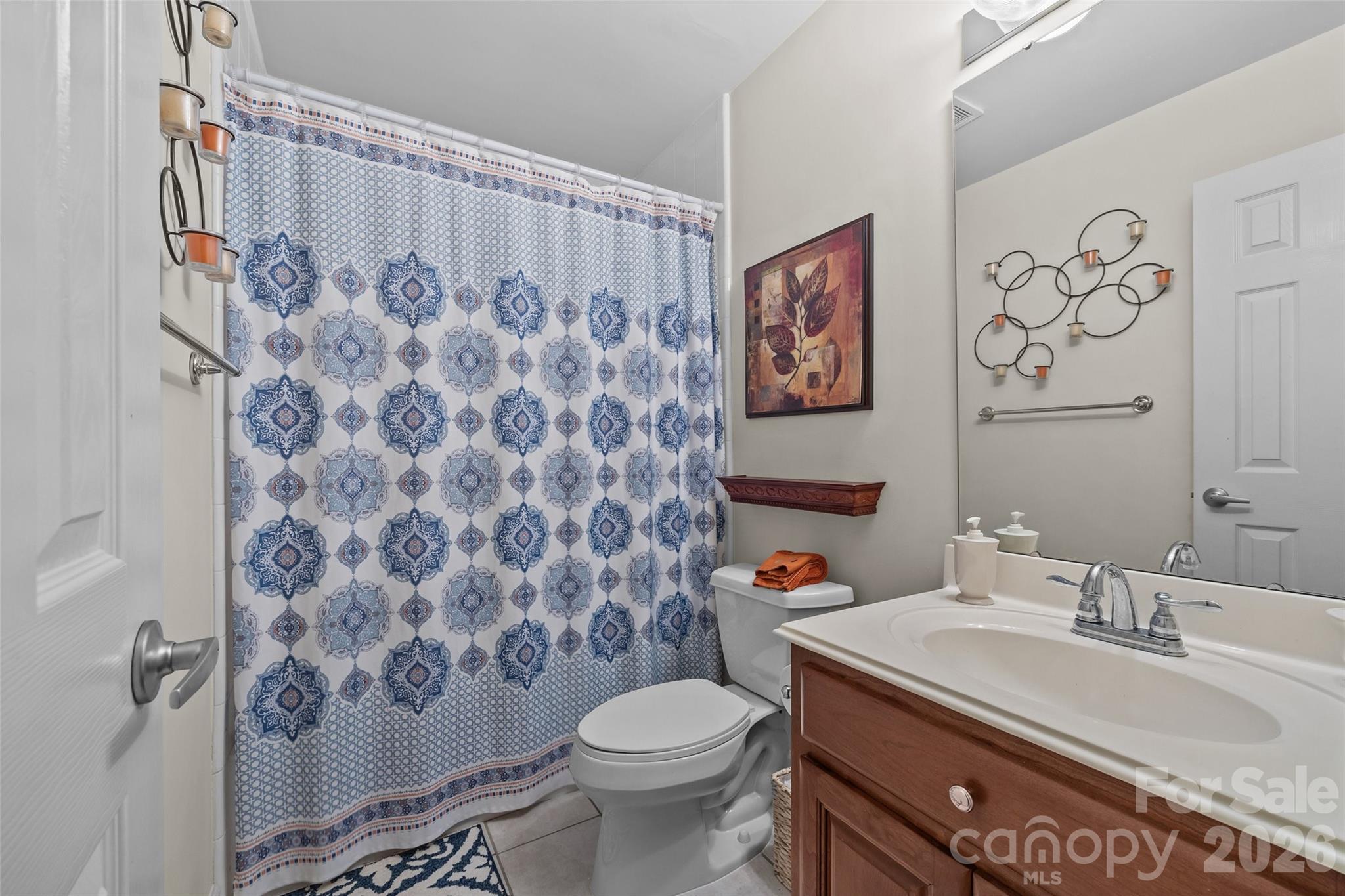 Single Family Residence at 919 Thorn Ridge Lane, Lake Wylie, photo 20 of 47