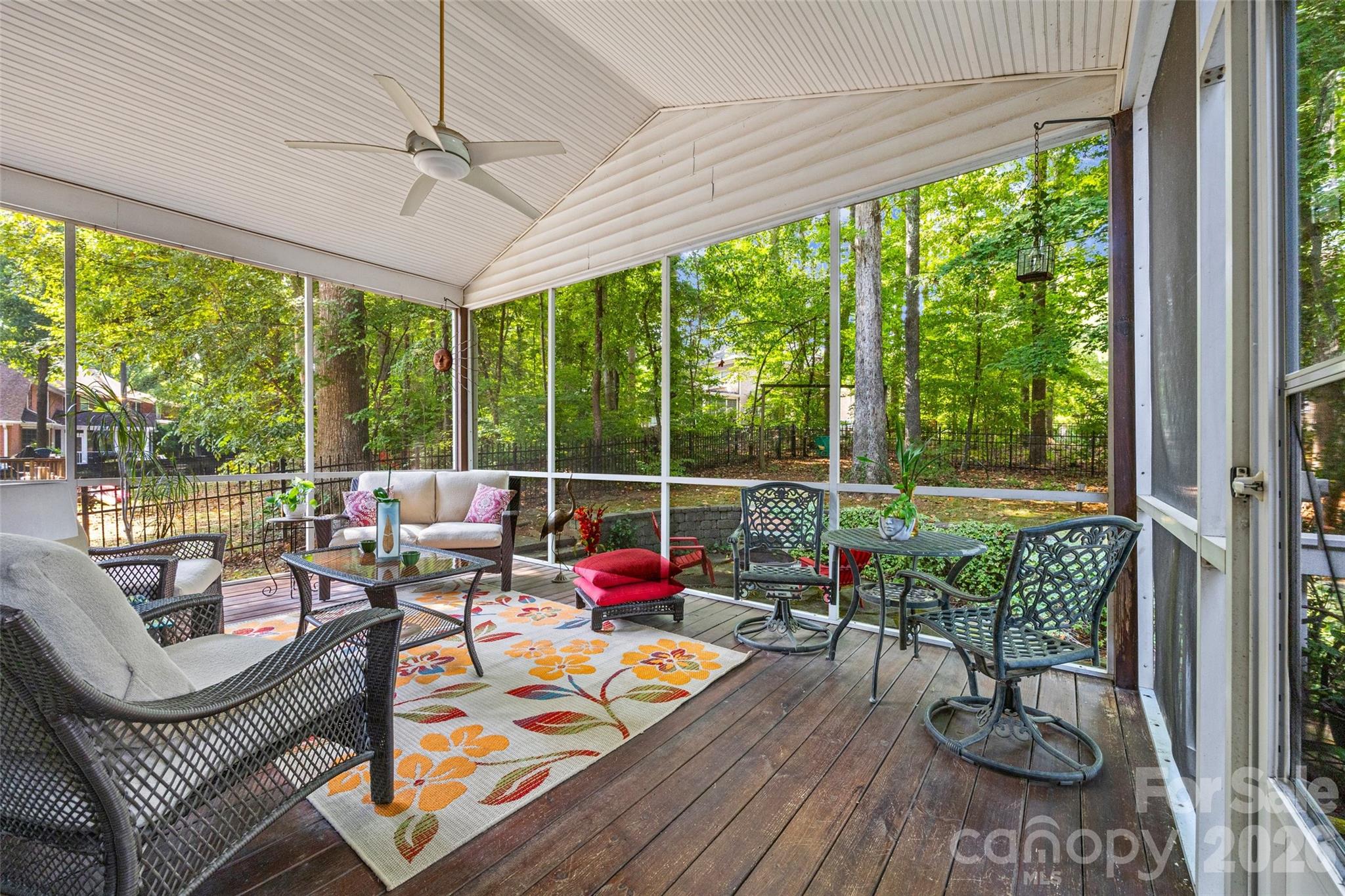 Single Family Residence at 919 Thorn Ridge Lane, Lake Wylie, photo 28 of 47