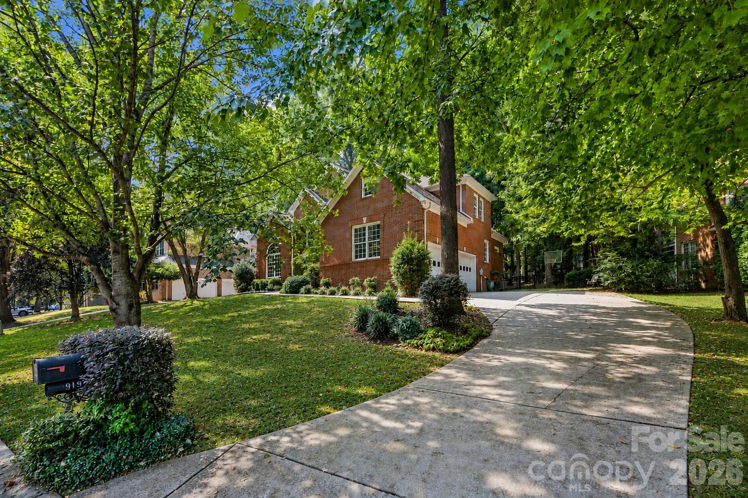 Single Family Residence at 919 Thorn Ridge Lane, Lake Wylie, photo 33 of 47