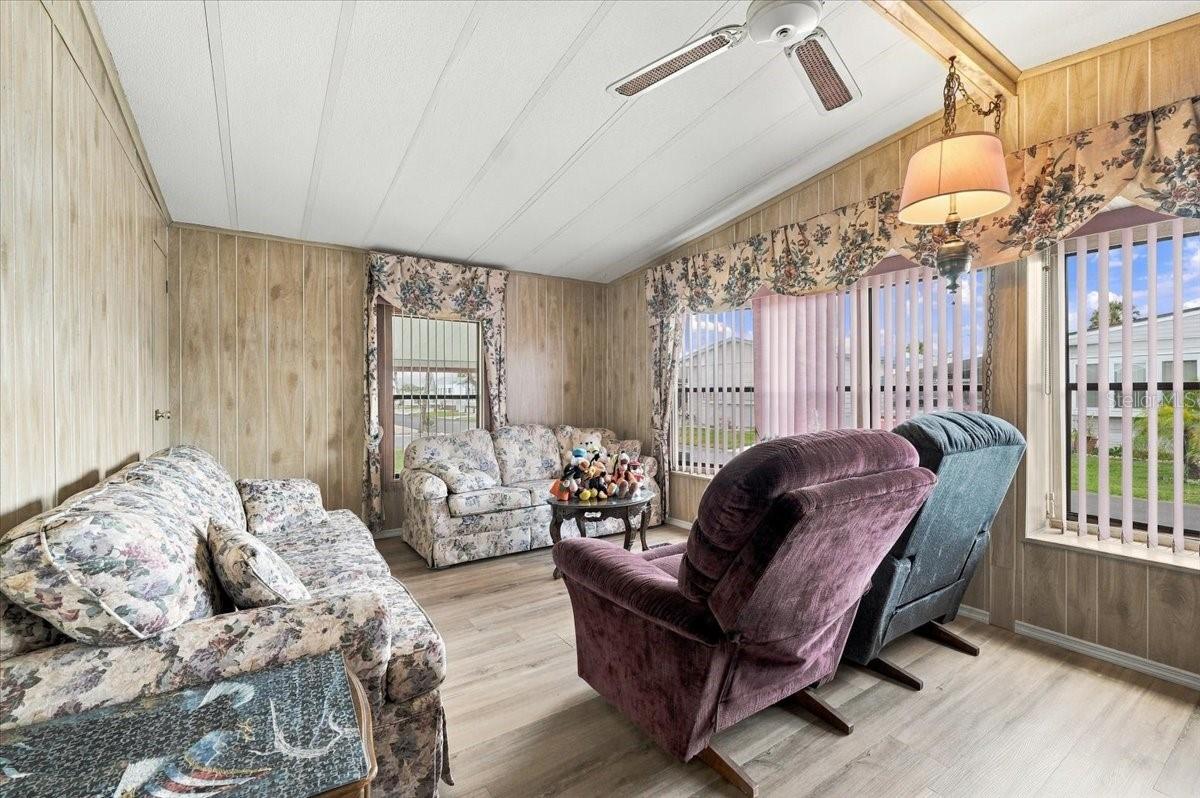 Manufactured Home at 4212 CEDARWOOD ST, WINTER HAVEN, photo 9 of 43