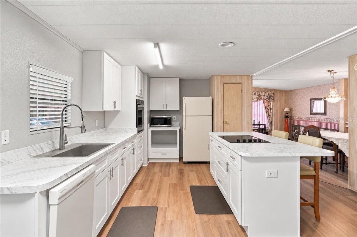 Manufactured Home at 4212 CEDARWOOD ST, WINTER HAVEN, photo 14 of 43