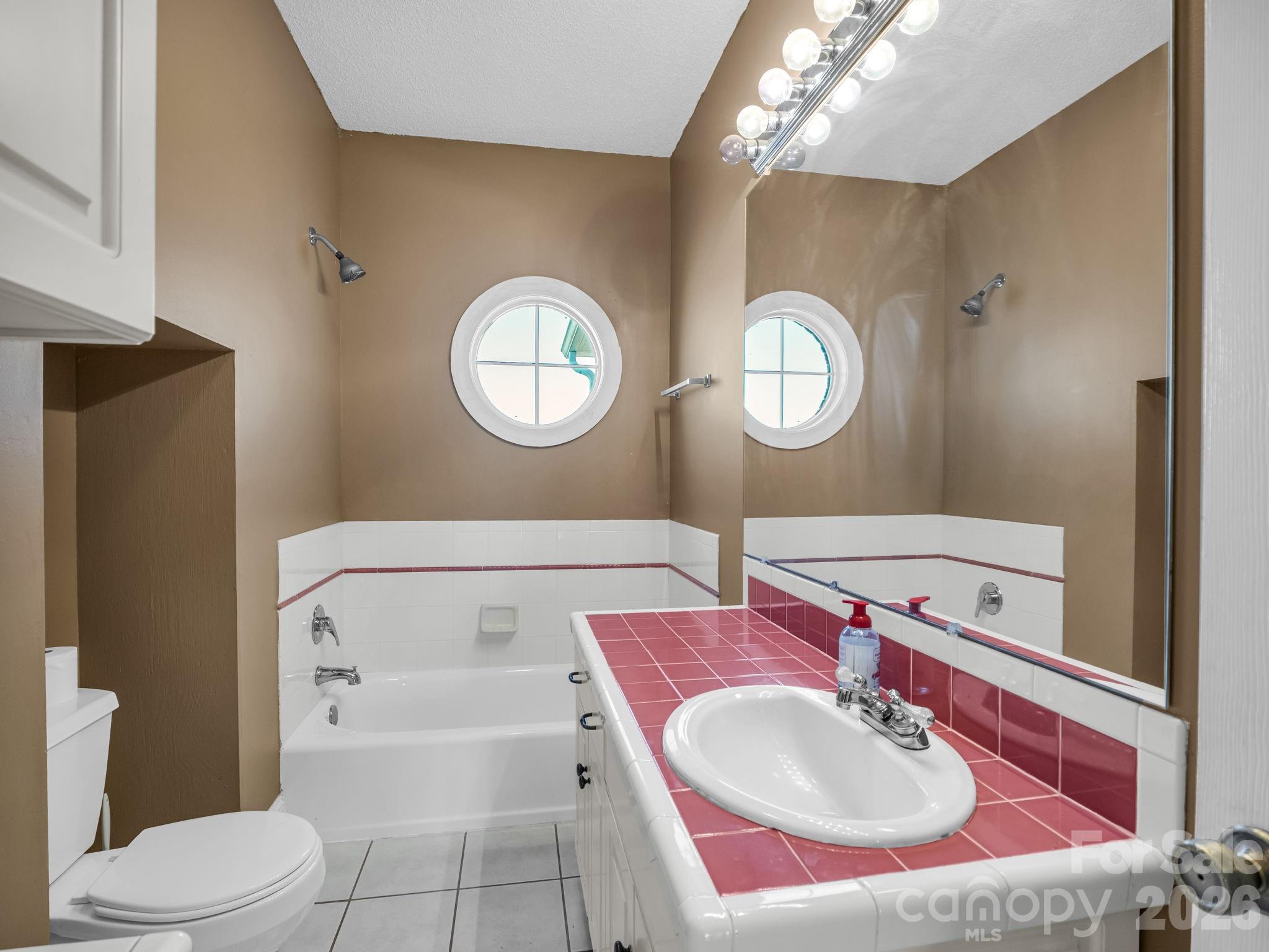 Single Family Residence at 110 Warlick Road, Lawndale, photo 17 of 32