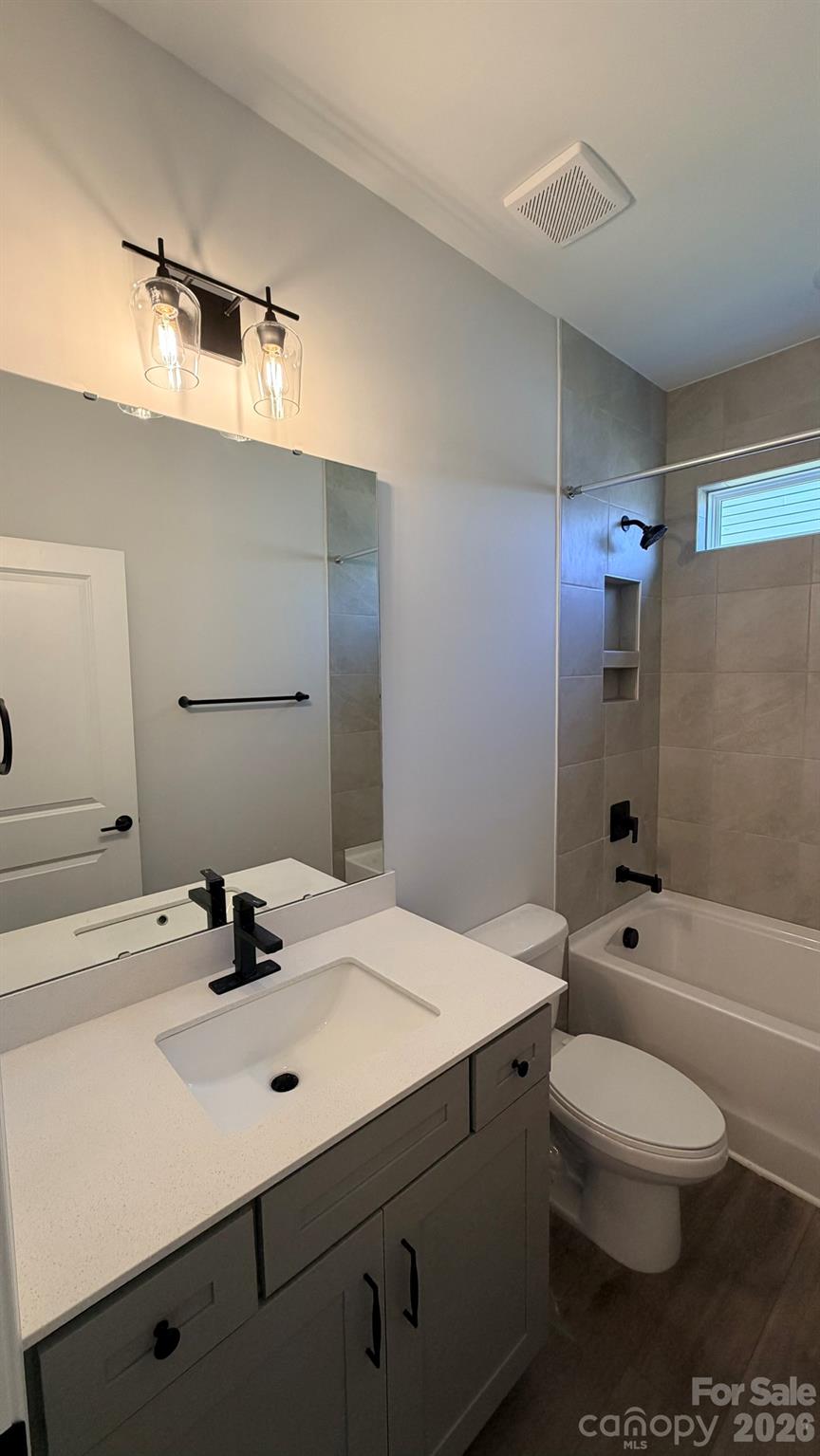 Bath 2 - 535 Cambria Street, Rock Hill