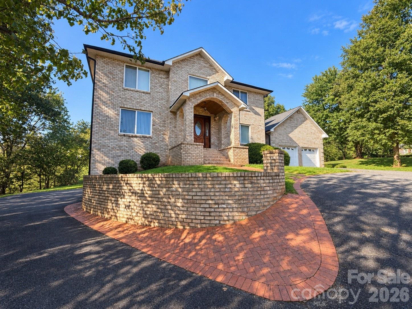 Single Family Residence at 5980 Willowbottom Road, Hickory, photo 3 of 37