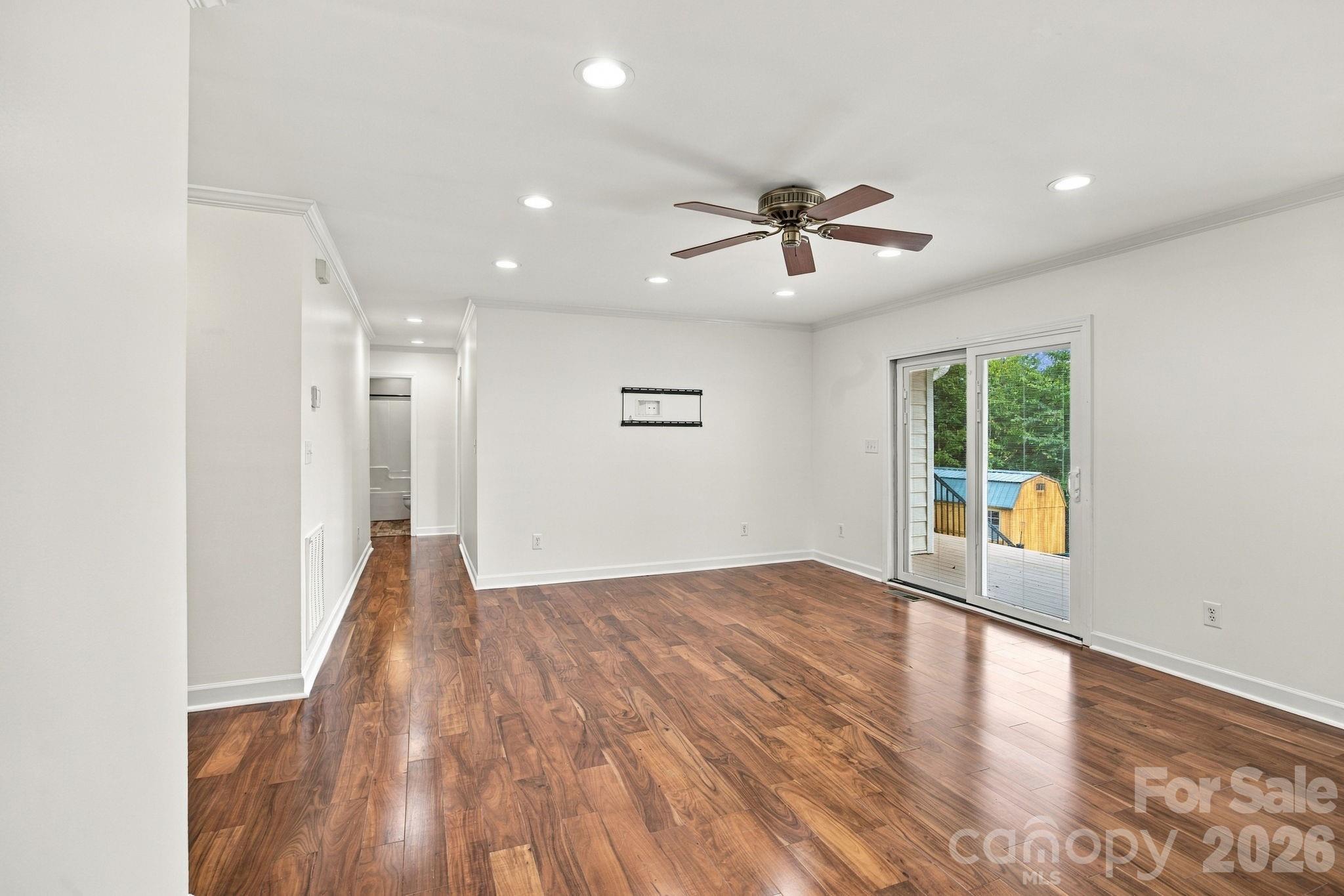 Single Family Residence at 1829 Kenmore Drive, Statesville, photo 9 of 40