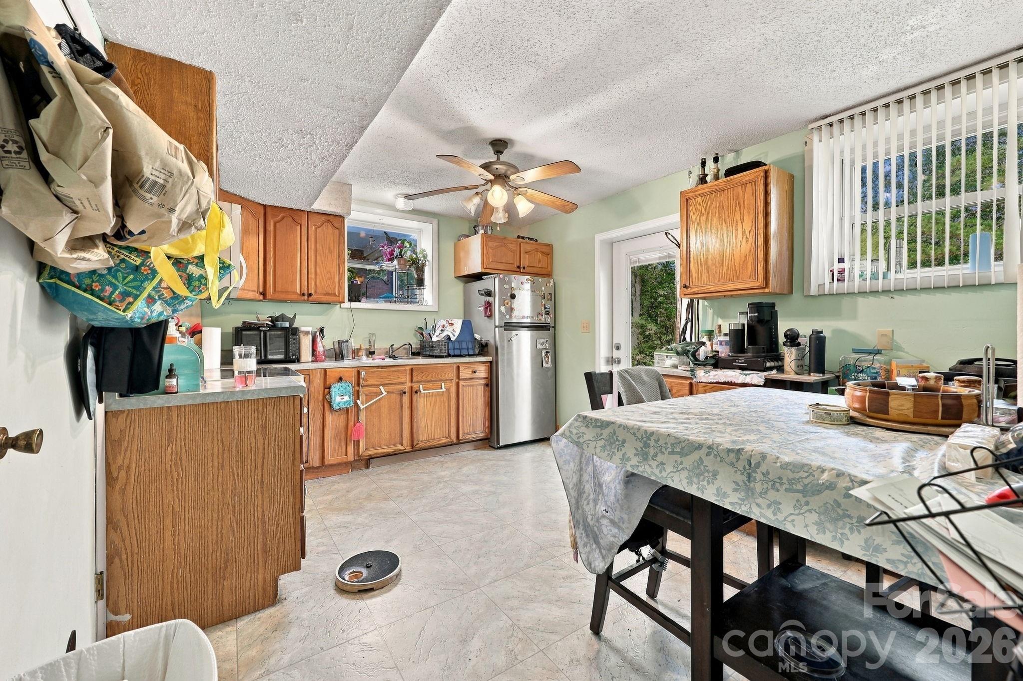 Single Family Residence at 7 Fieldcrest Circle, Asheville, photo 20 of 36