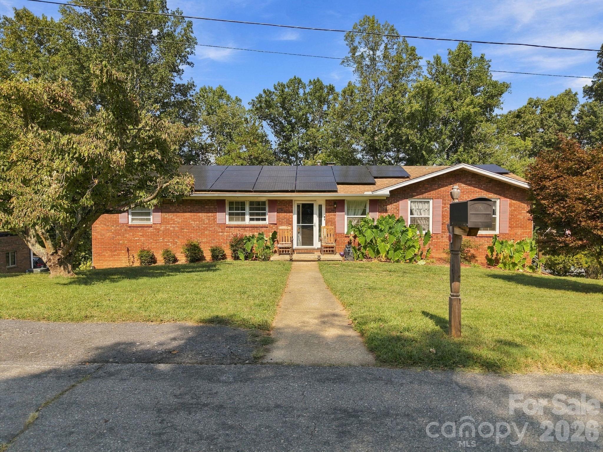 Single Family Residence at 7 Fieldcrest Circle, Asheville, photo 32 of 36
