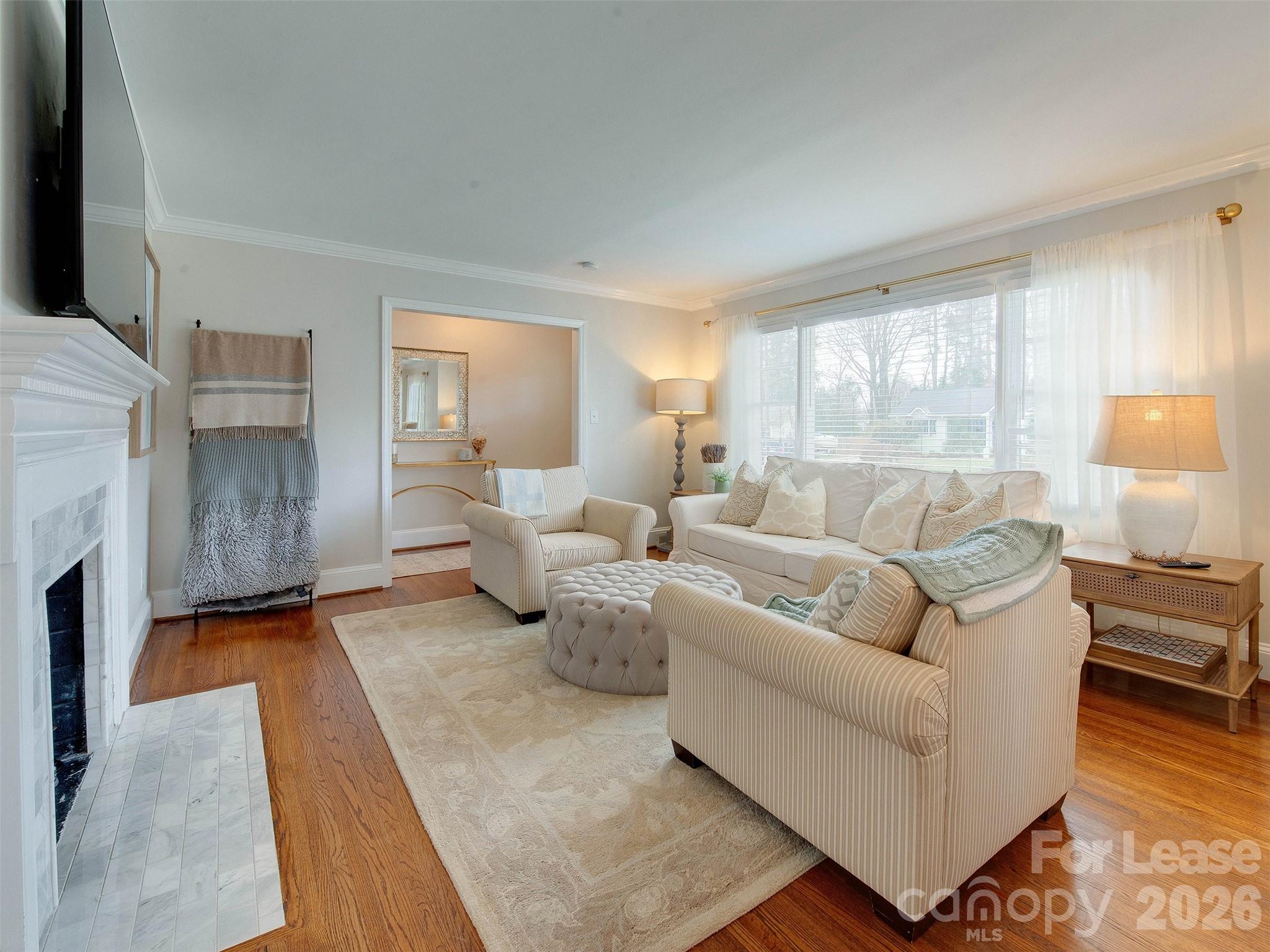 Single Family Residence at 3221 Sunset Drive, Charlotte, photo 9 of 48