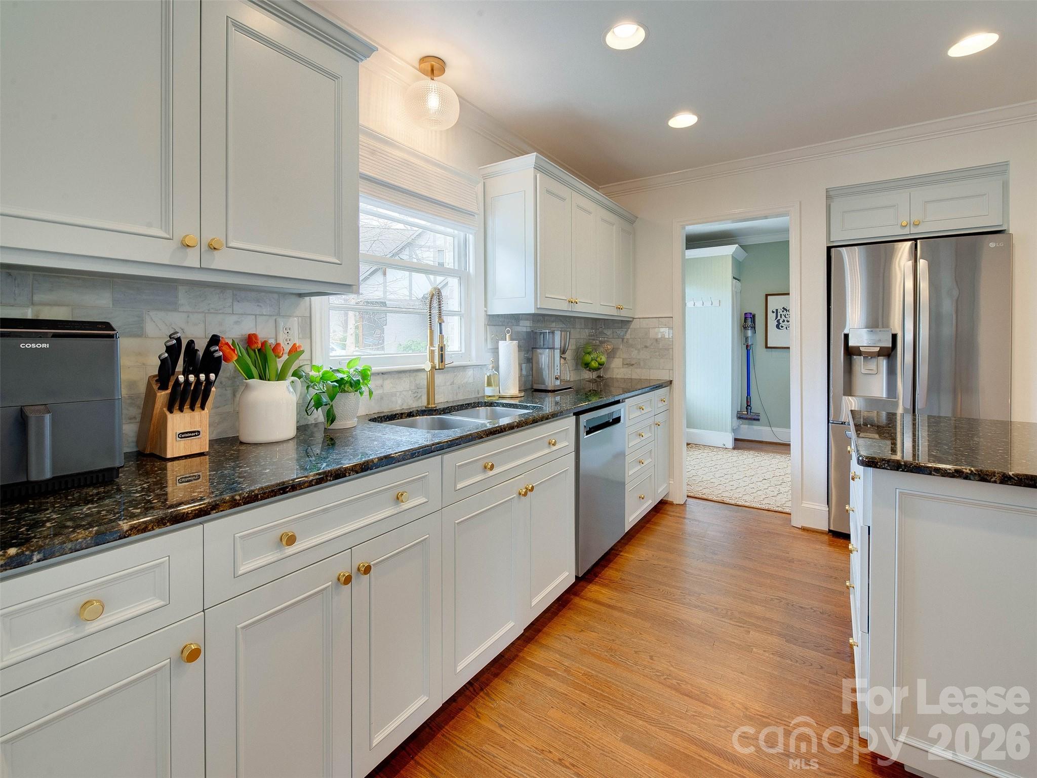 Single Family Residence at 3221 Sunset Drive, Charlotte, photo 13 of 48