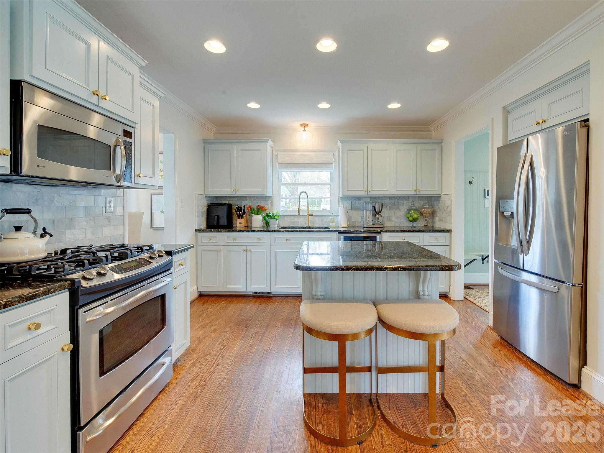 Single Family Residence at 3221 Sunset Drive, Charlotte, photo 15 of 48