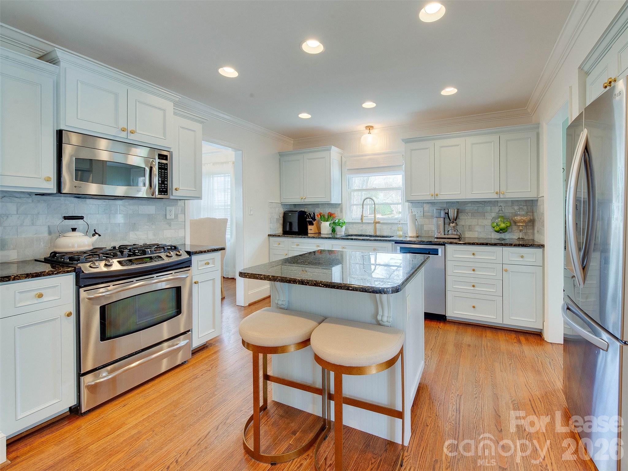 Single Family Residence at 3221 Sunset Drive, Charlotte, photo 16 of 48