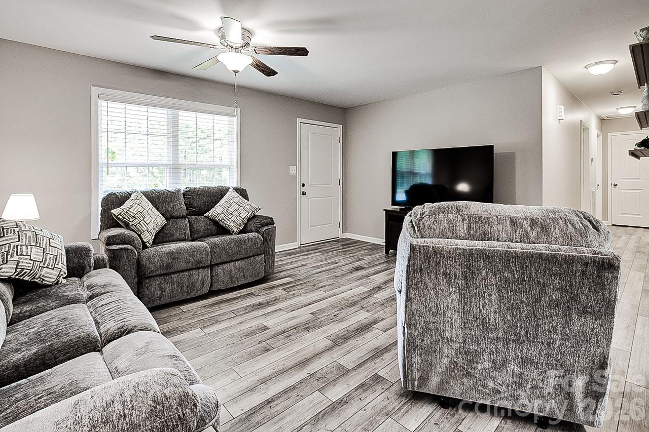 Single Family Residence at 5000 Tabernacle School Road, Asheboro, photo 4 of 24