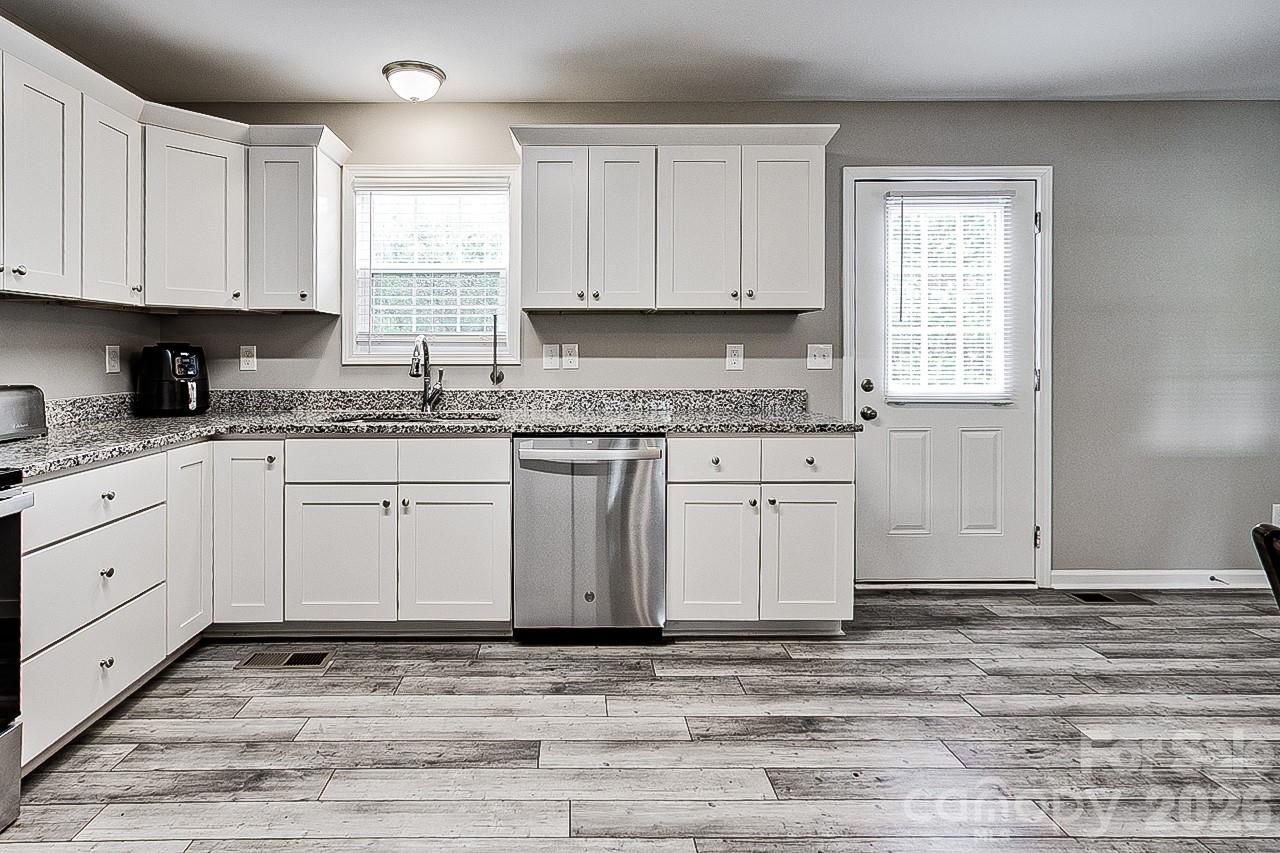 Single Family Residence at 5000 Tabernacle School Road, Asheboro, photo 8 of 24