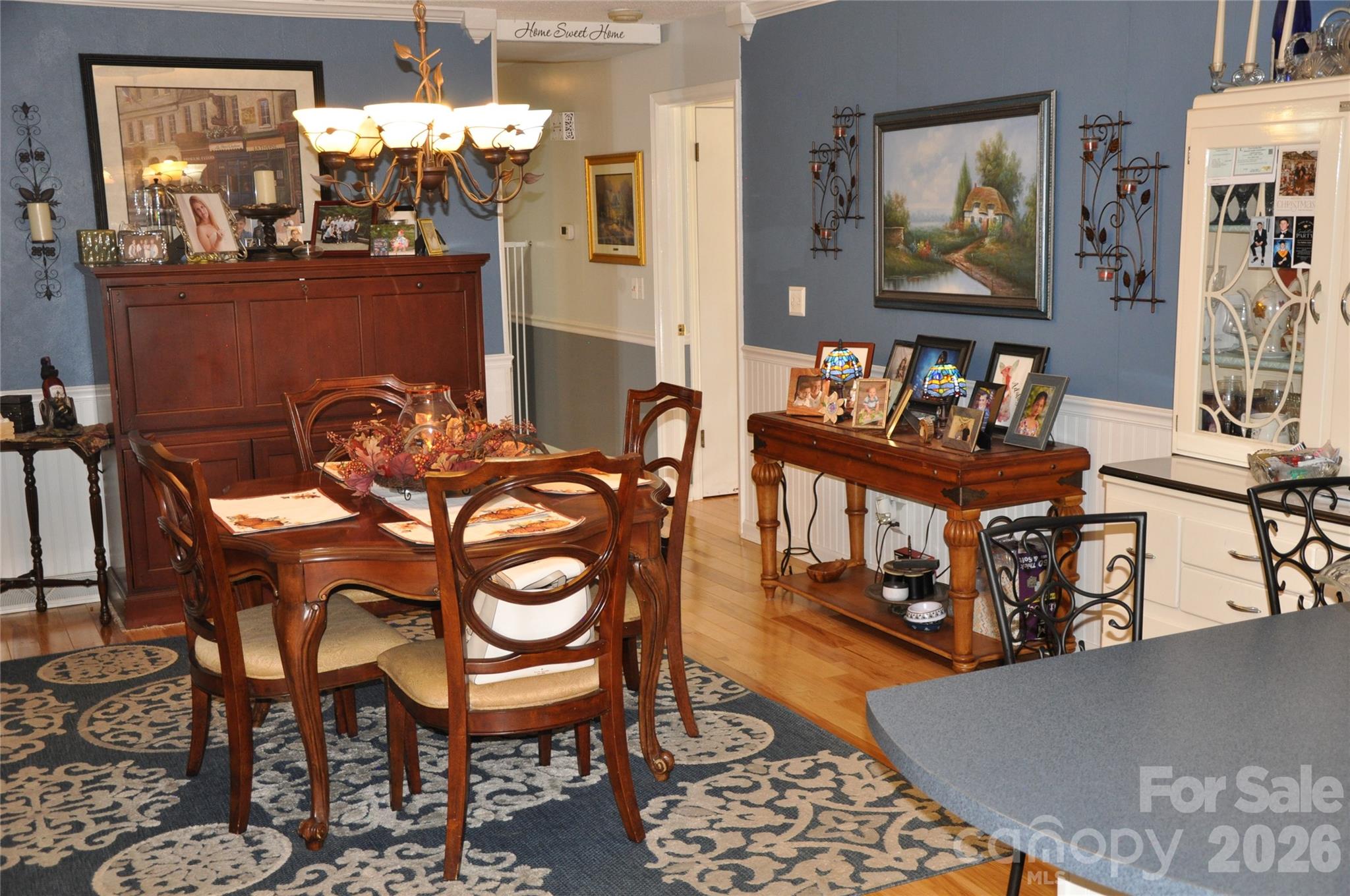 Single Family Residence at 6045 Woodcove Drive, Winston Salem, photo 10 of 28