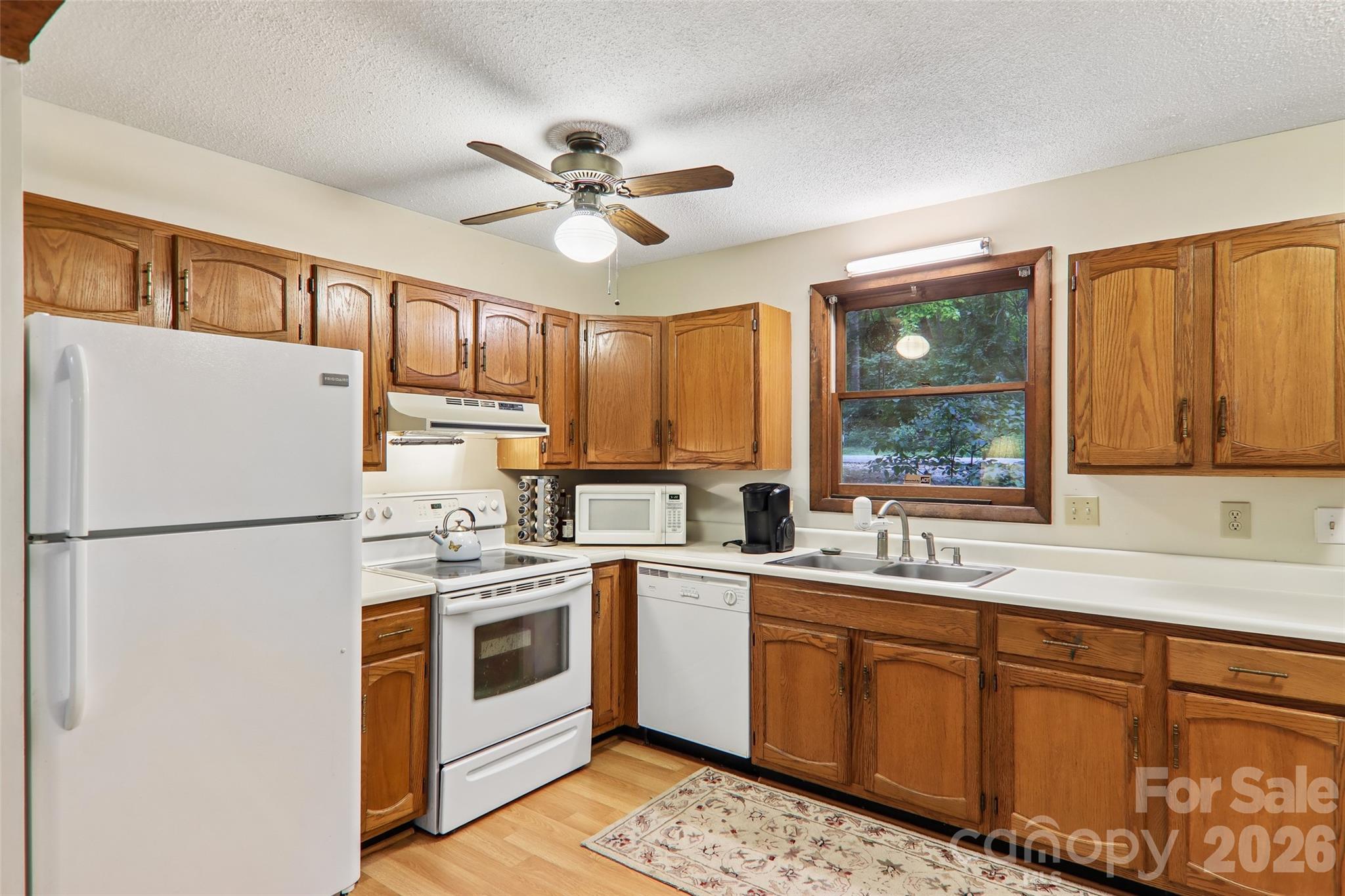 Single Family Residence at 64 Blue Jay Loop, Maggie Valley, photo 11 of 34