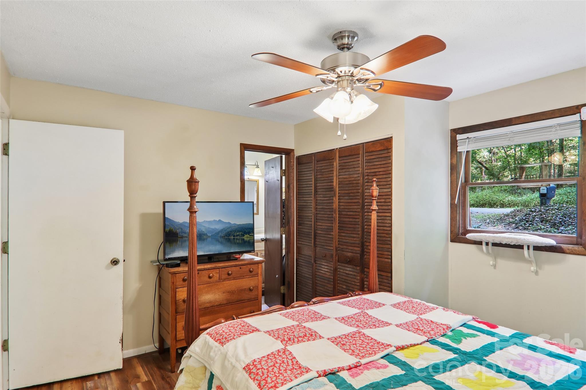 Single Family Residence at 64 Blue Jay Loop, Maggie Valley, photo 16 of 34
