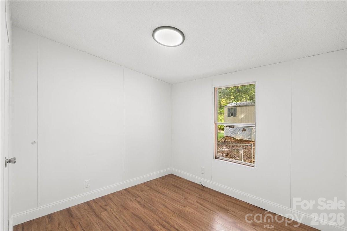 Single Family Residence at 109 Puett Drive, Dallas, photo 22 of 33
