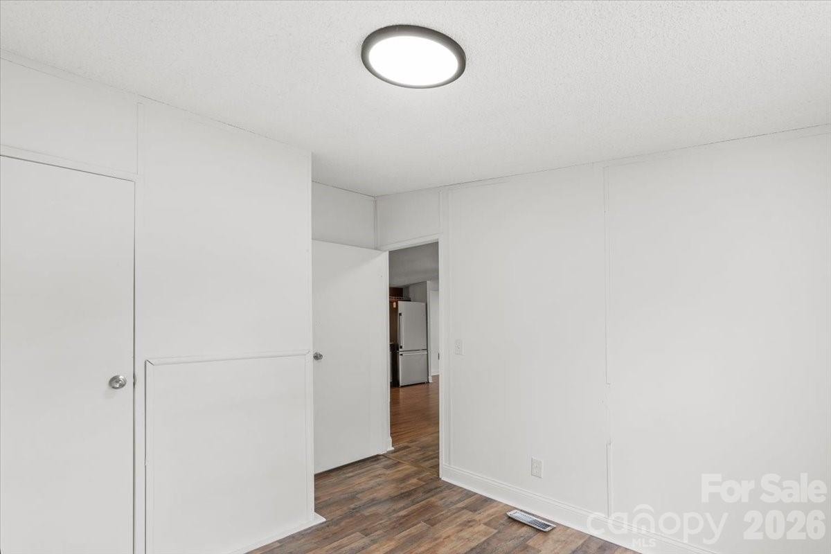 Single Family Residence at 109 Puett Drive, Dallas, photo 25 of 33