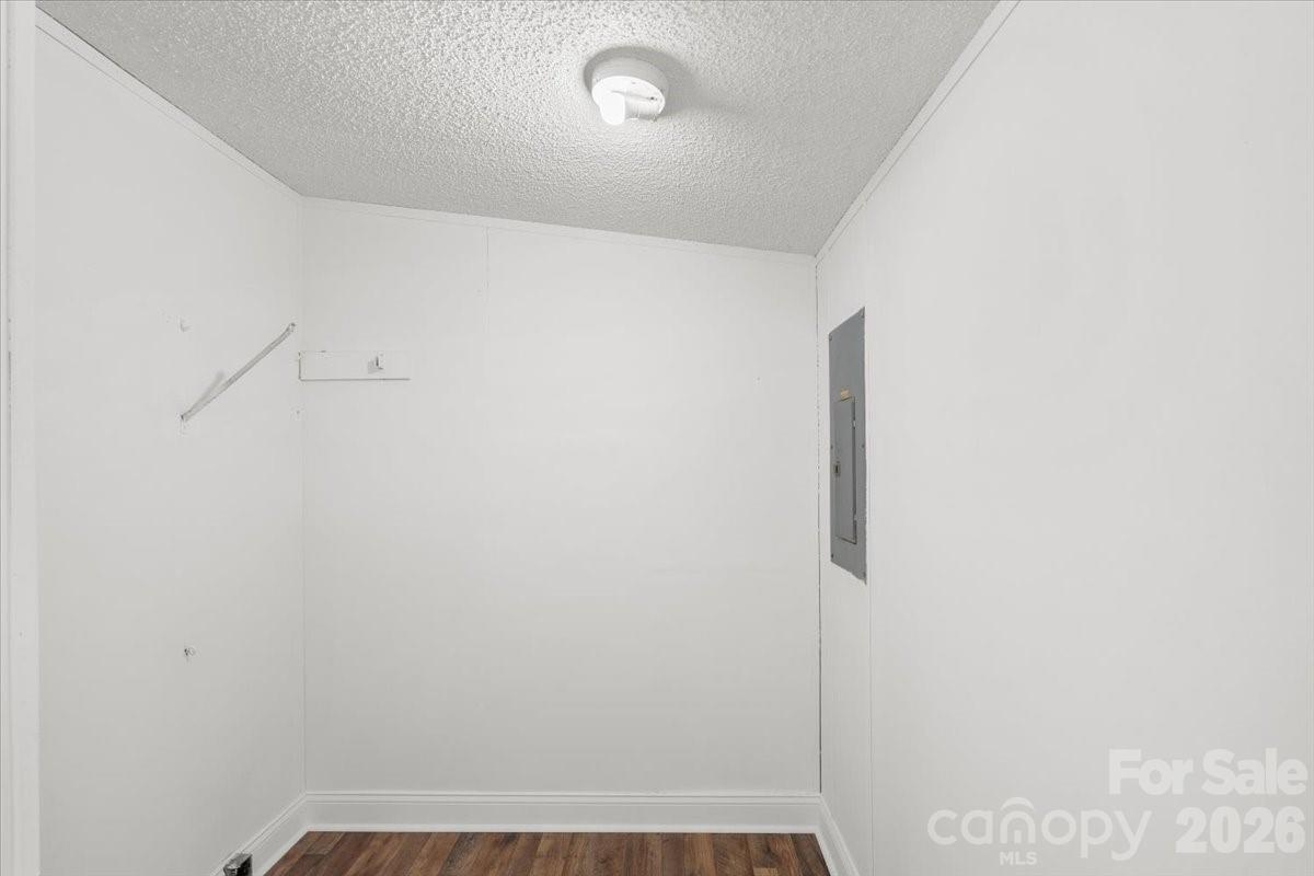 Single Family Residence at 109 Puett Drive, Dallas, photo 27 of 33