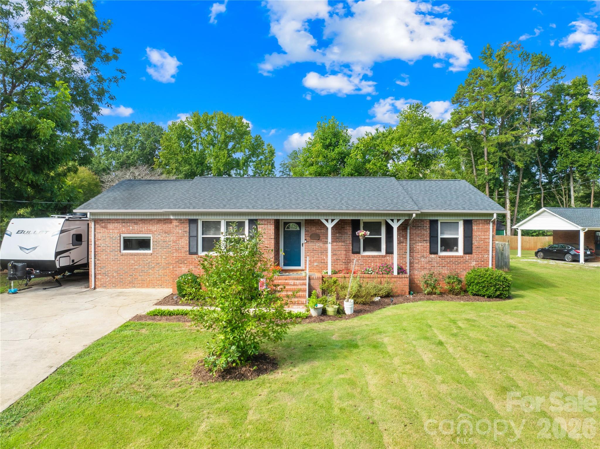 Single Family Residence at 508 Woodland Drive, Rockwell, photo 2 of 34