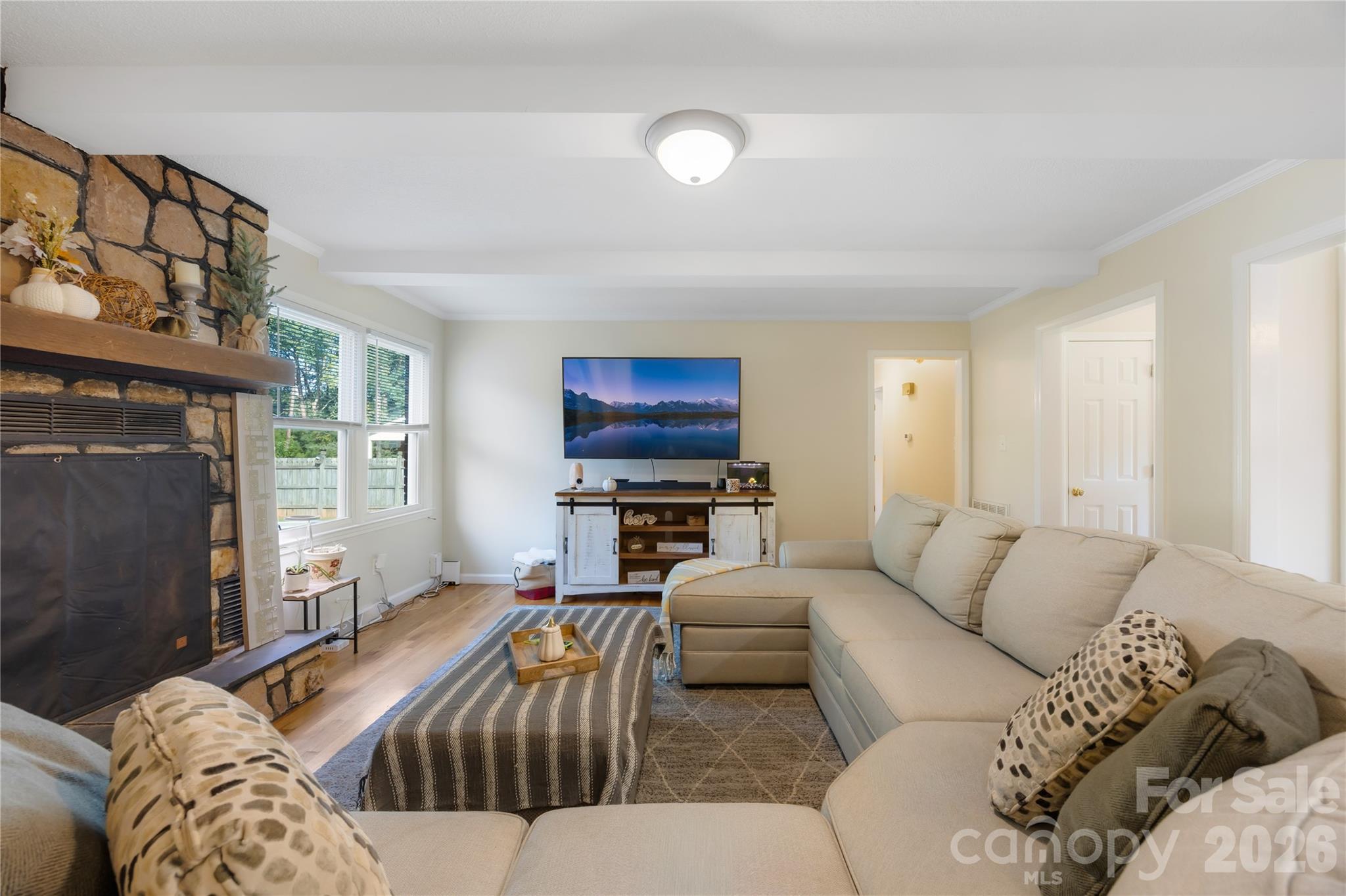 Single Family Residence at 508 Woodland Drive, Rockwell, photo 7 of 34