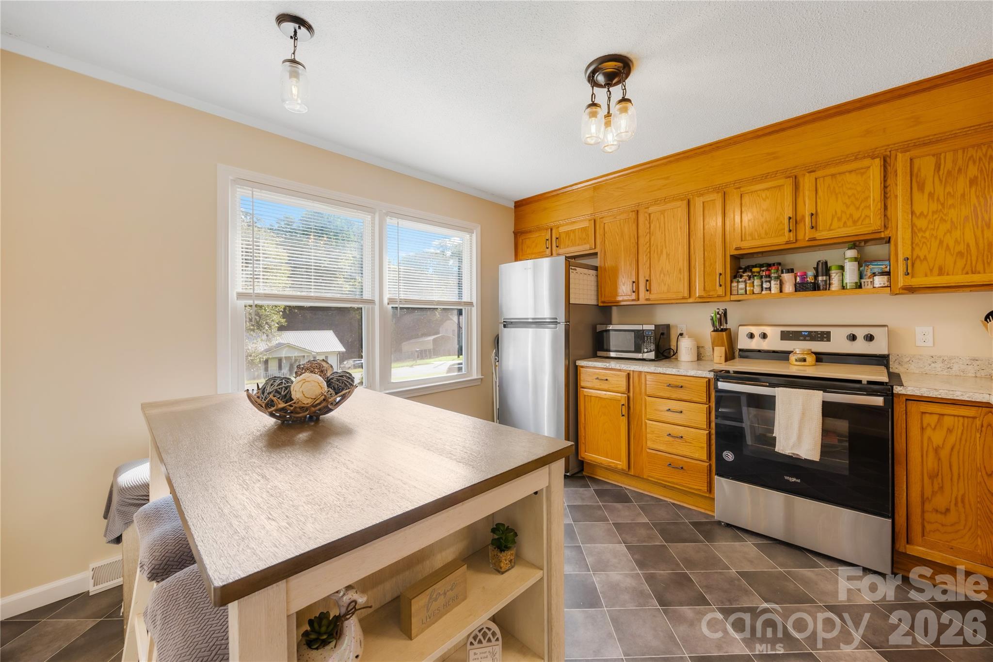 Single Family Residence at 508 Woodland Drive, Rockwell, photo 13 of 34