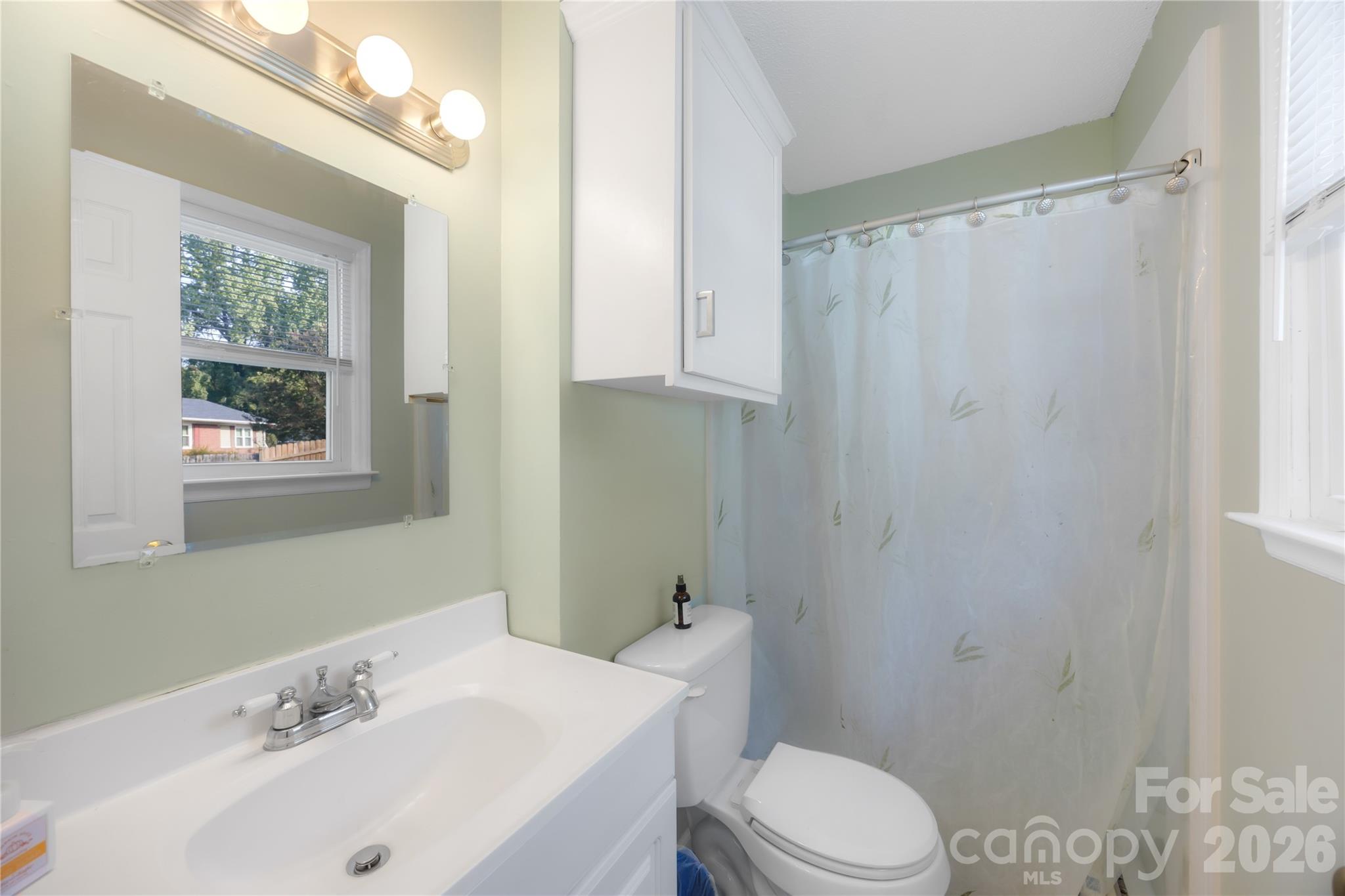 Single Family Residence at 508 Woodland Drive, Rockwell, photo 18 of 34