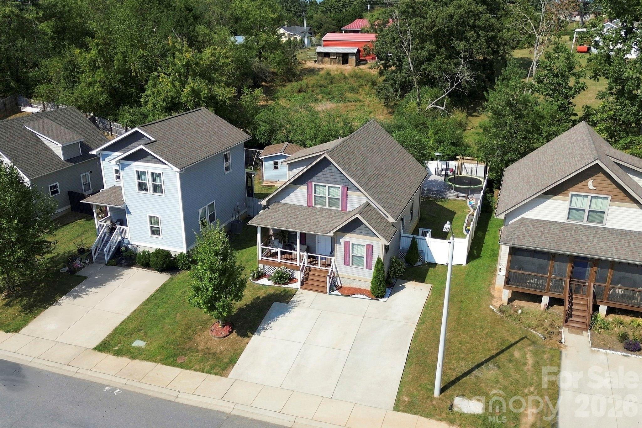 Single Family Residence at 11 Yarrow Meadow Road, Weaverville, photo 2 of 47