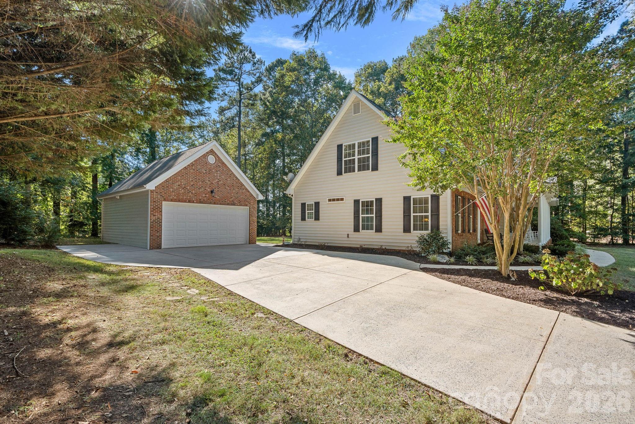 Single Family Residence at 390 Robinson Road, Mooresville, photo 34 of 42