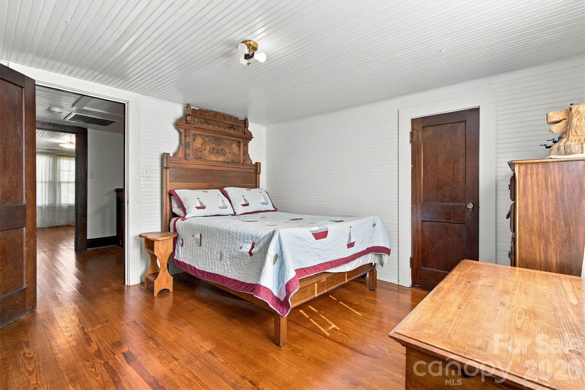 Upper-Level Second Guestroom/Closet View - 3336 Startown Road, Newton