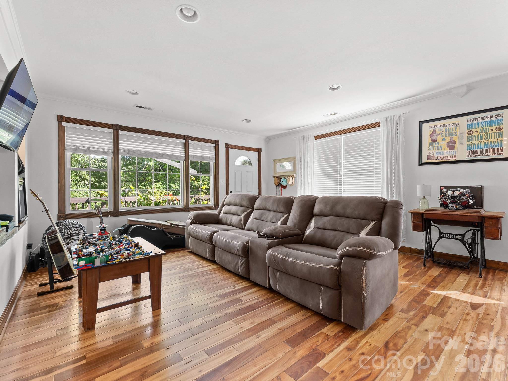 Single Family Residence at 20 Sharpes Cove Road, Leicester, photo 6 of 36