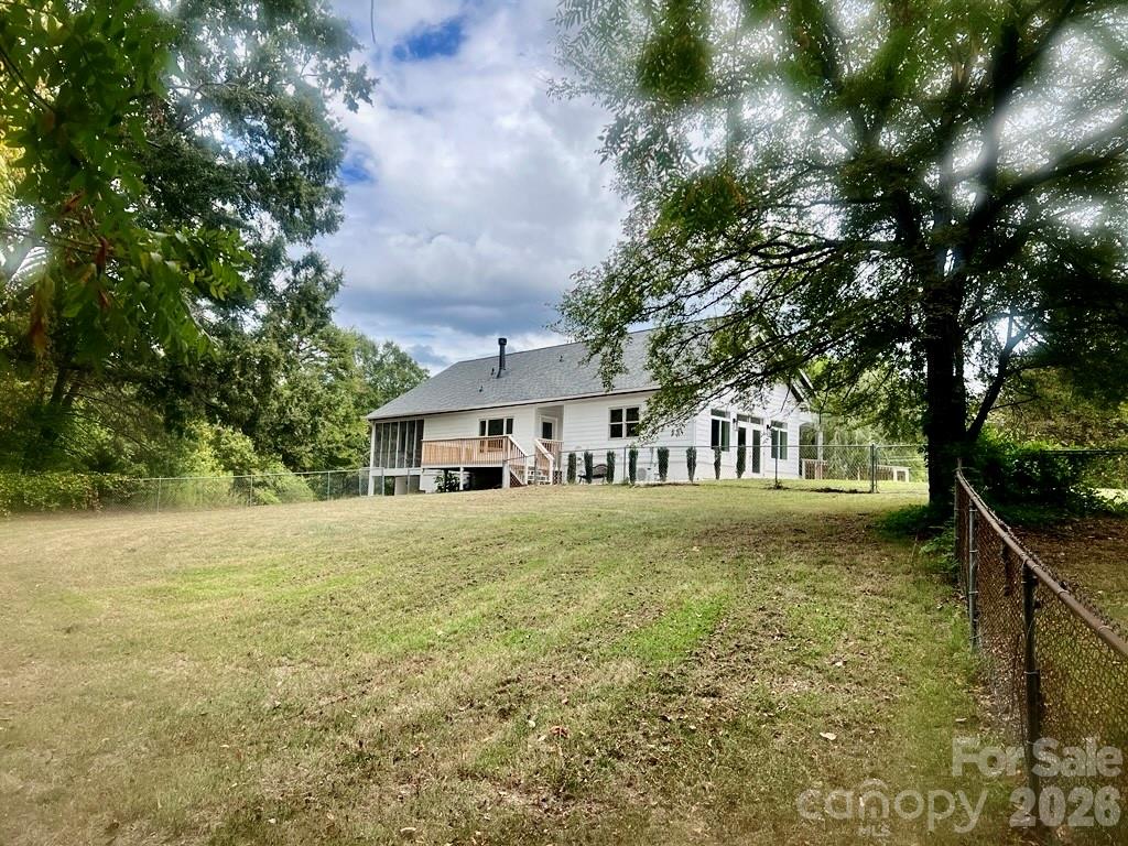 Single Family Residence at 13033 Asbury Chapel Road, Huntersville, photo 15 of 38