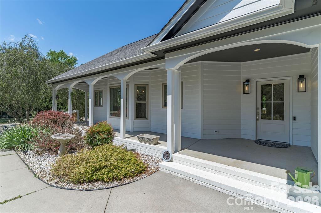 Single Family Residence at 13033 Asbury Chapel Road, Huntersville, photo 25 of 38